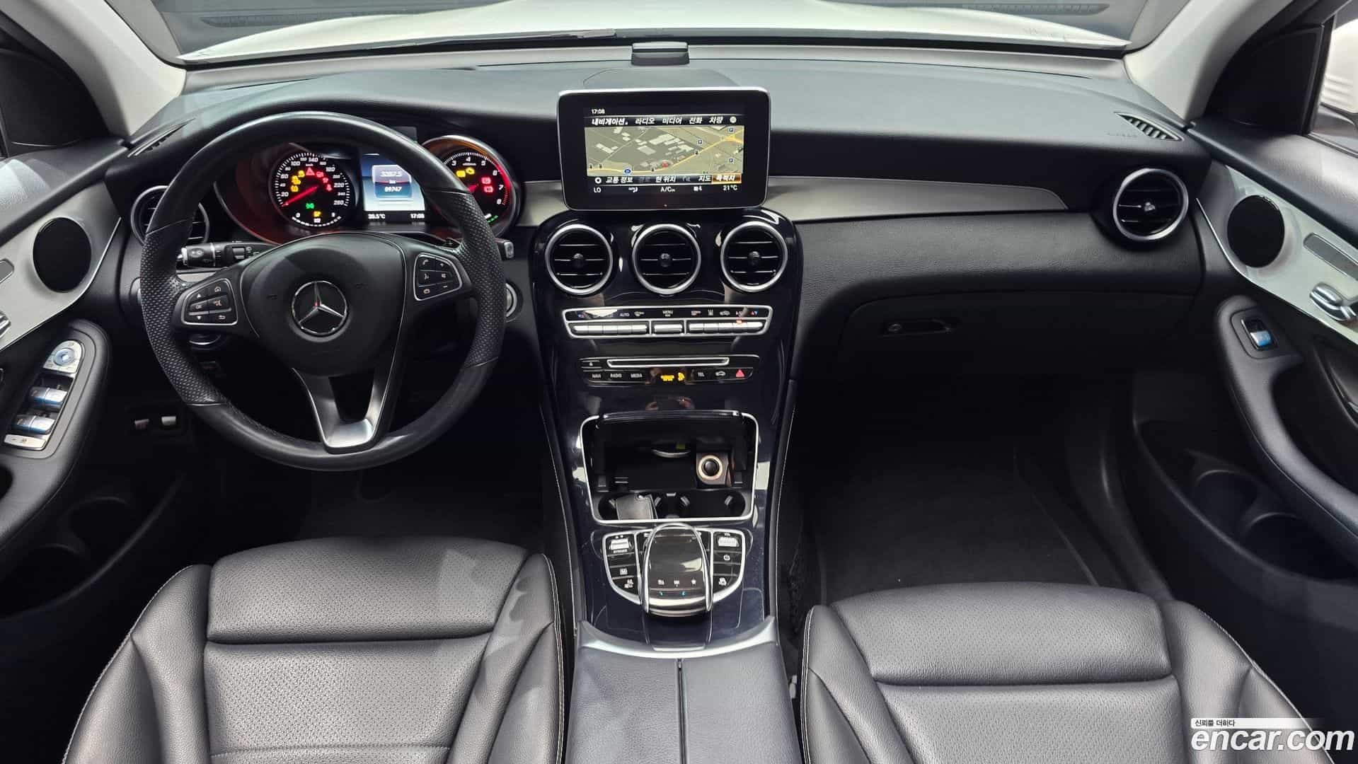 GLC-Class Mercedes-Benz 2019.7-INNER-007