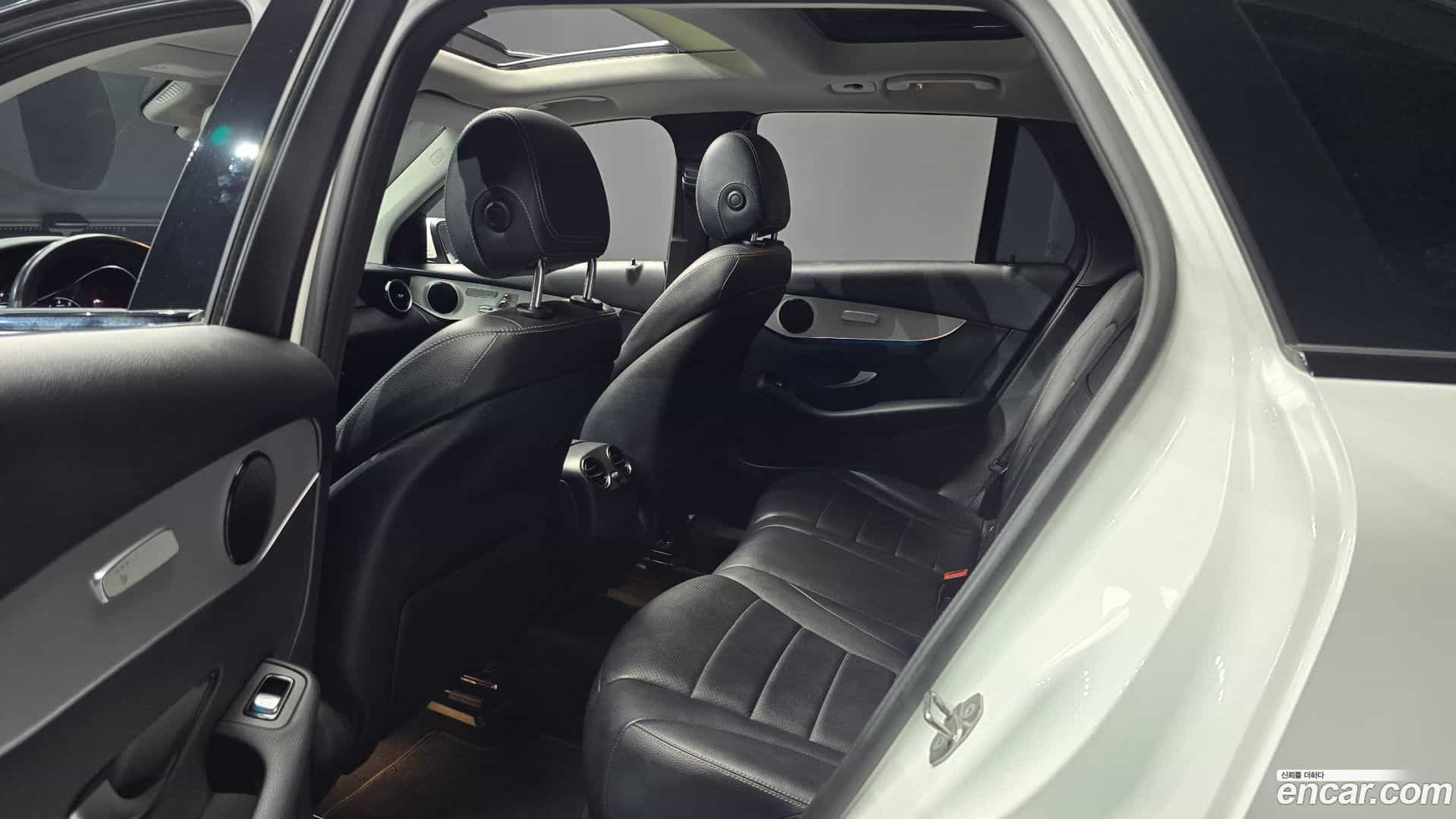GLC-Class Mercedes-Benz 2019.7-OPTION-016