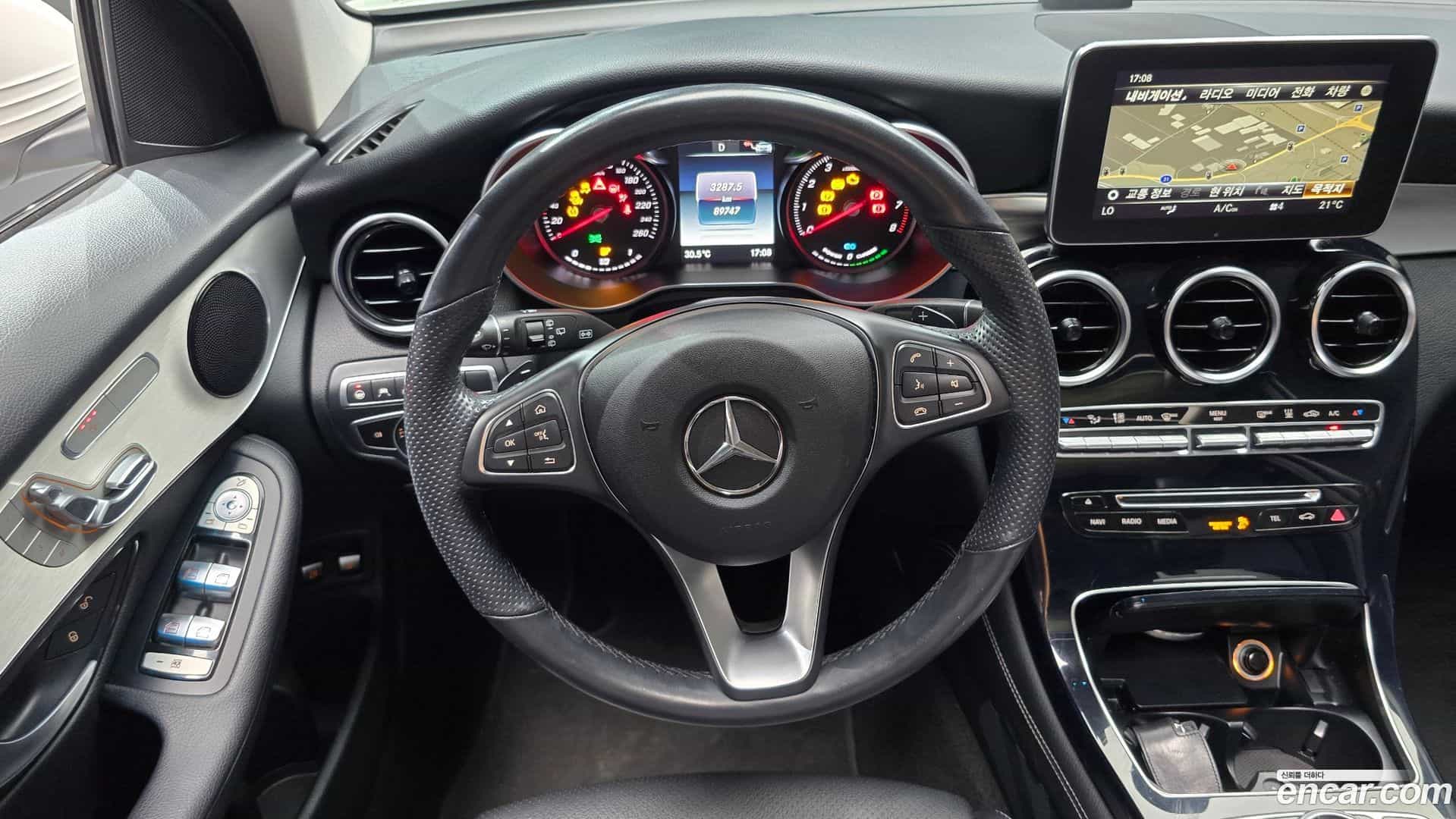 GLC-Class Mercedes-Benz 2019.7-OPTION-017