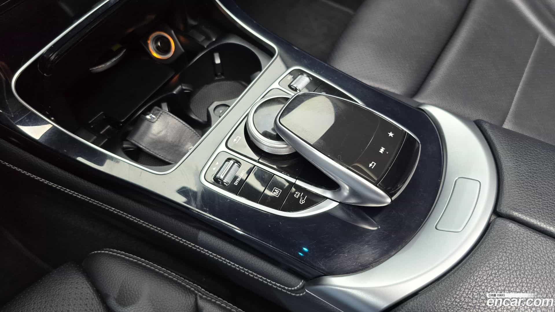 GLC-Class Mercedes-Benz 2019.7-OPTION-021