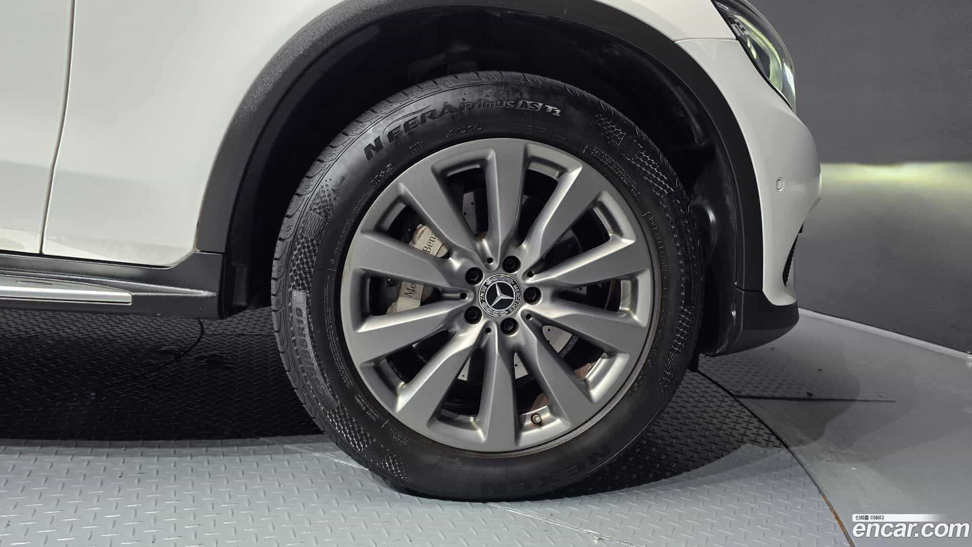 GLC-Class Mercedes-Benz 2019.7-OUTER-031