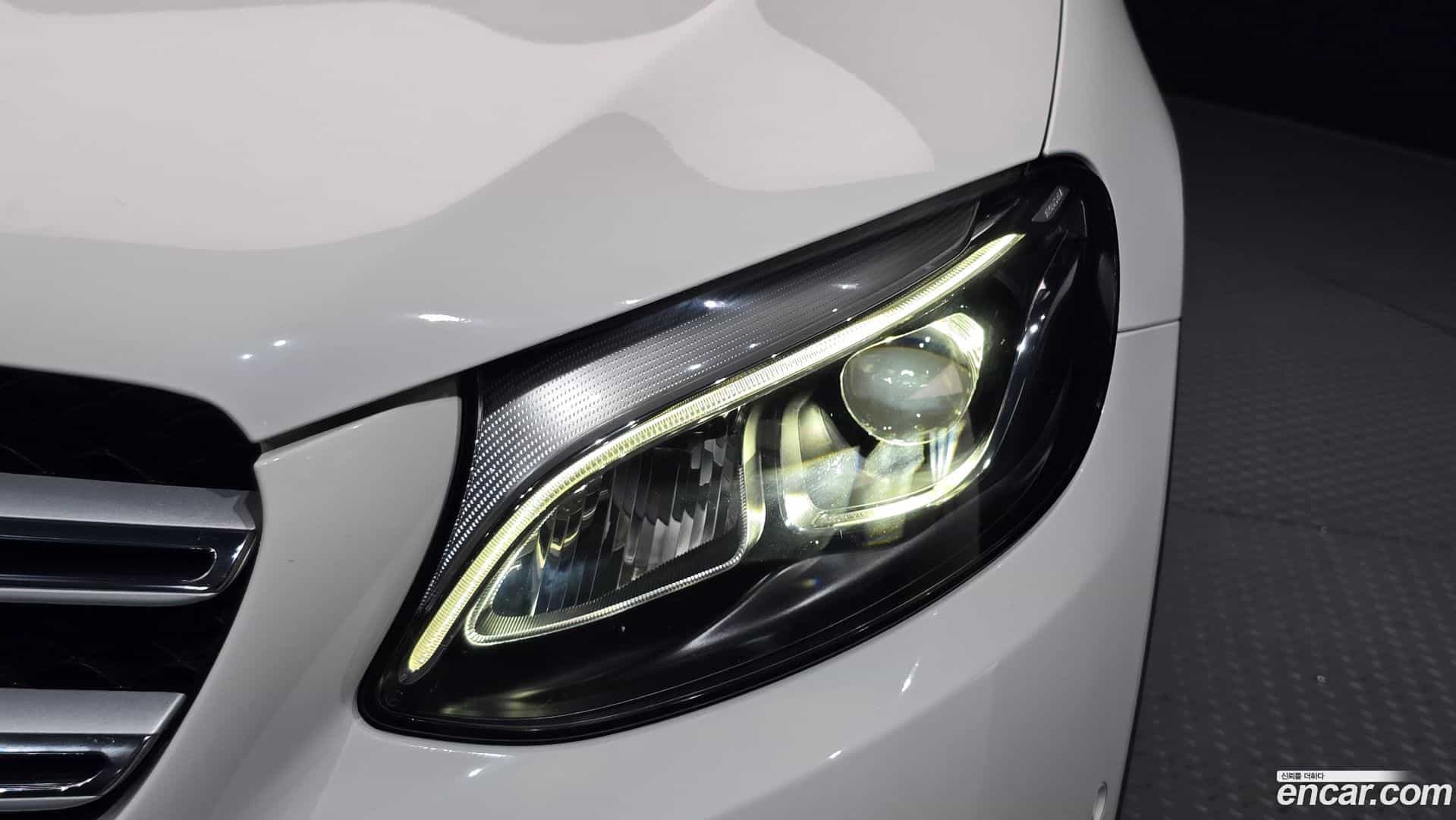 GLC-Class Mercedes-Benz 2019.7-OUTER-032
