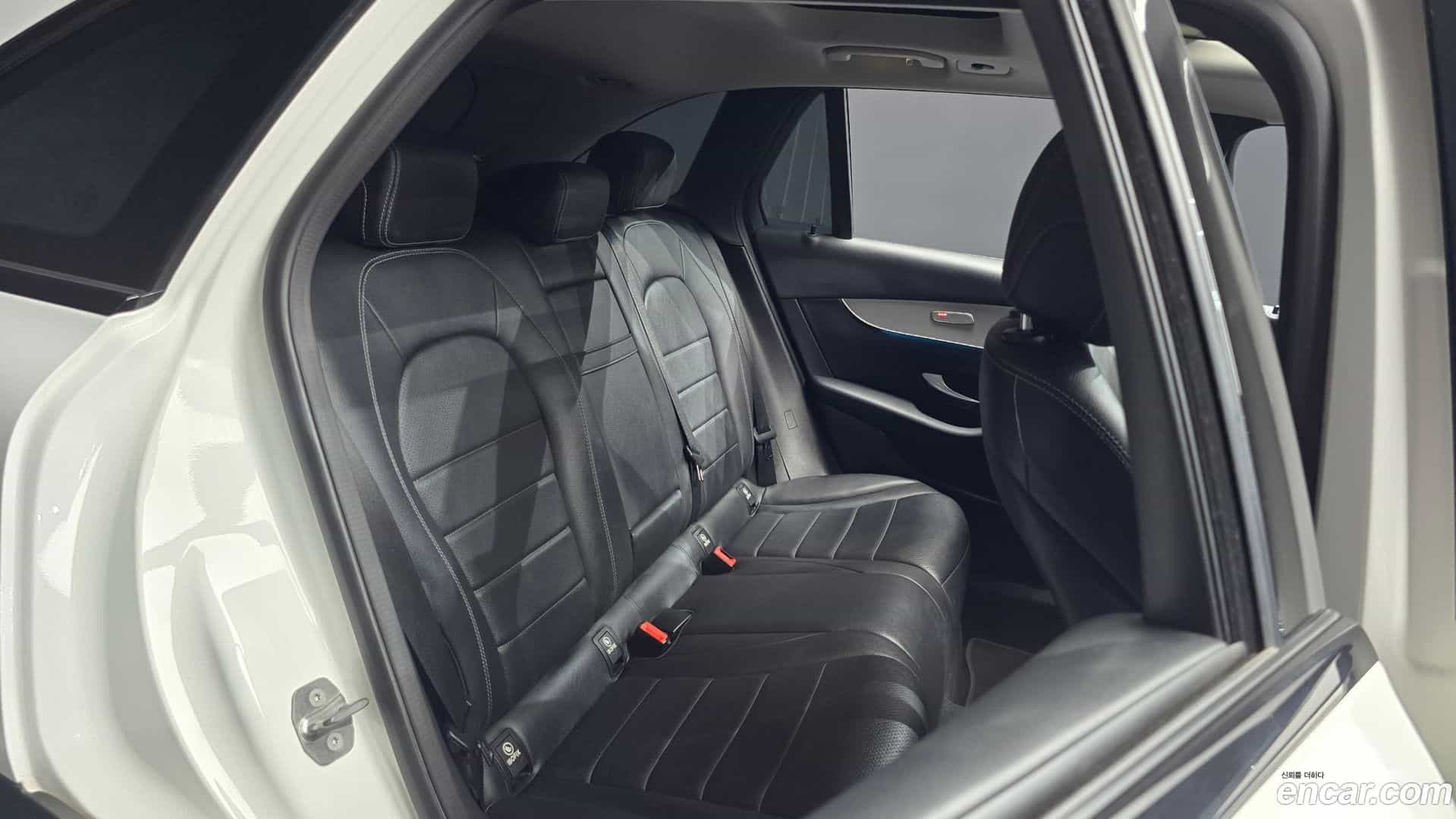 GLC-Class Mercedes-Benz 2019.7-INNER-036