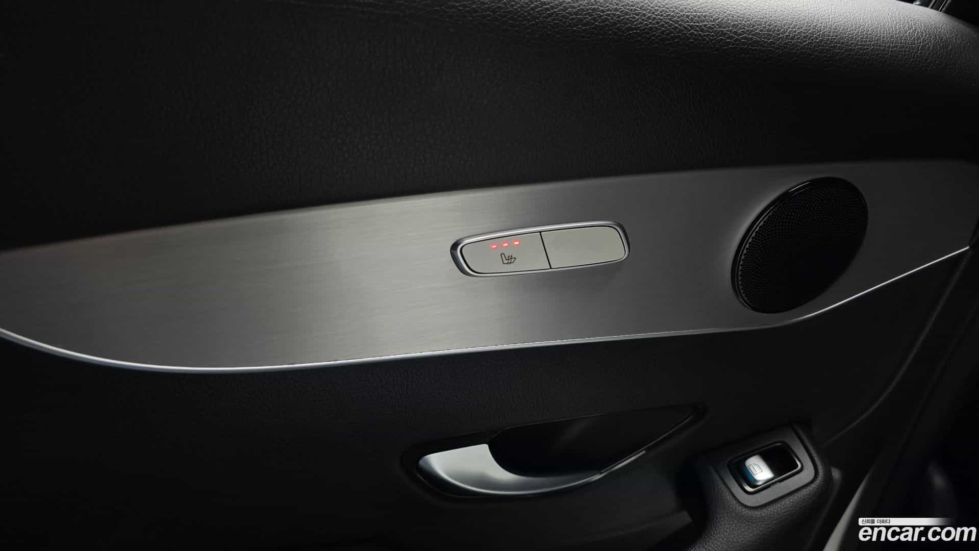 GLC-Class Mercedes-Benz 2019.7-OPTION-043