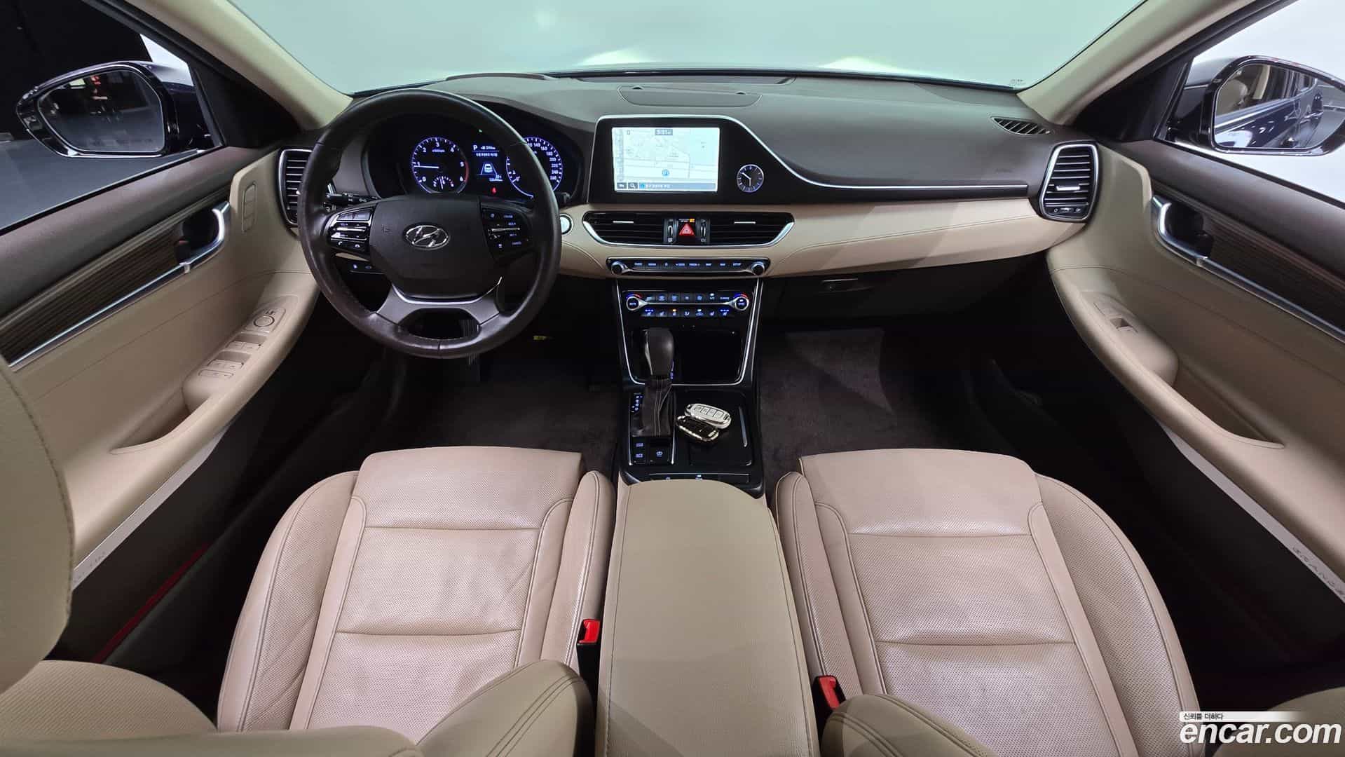 Grandeur Hyundai 2017.1-INNER-007