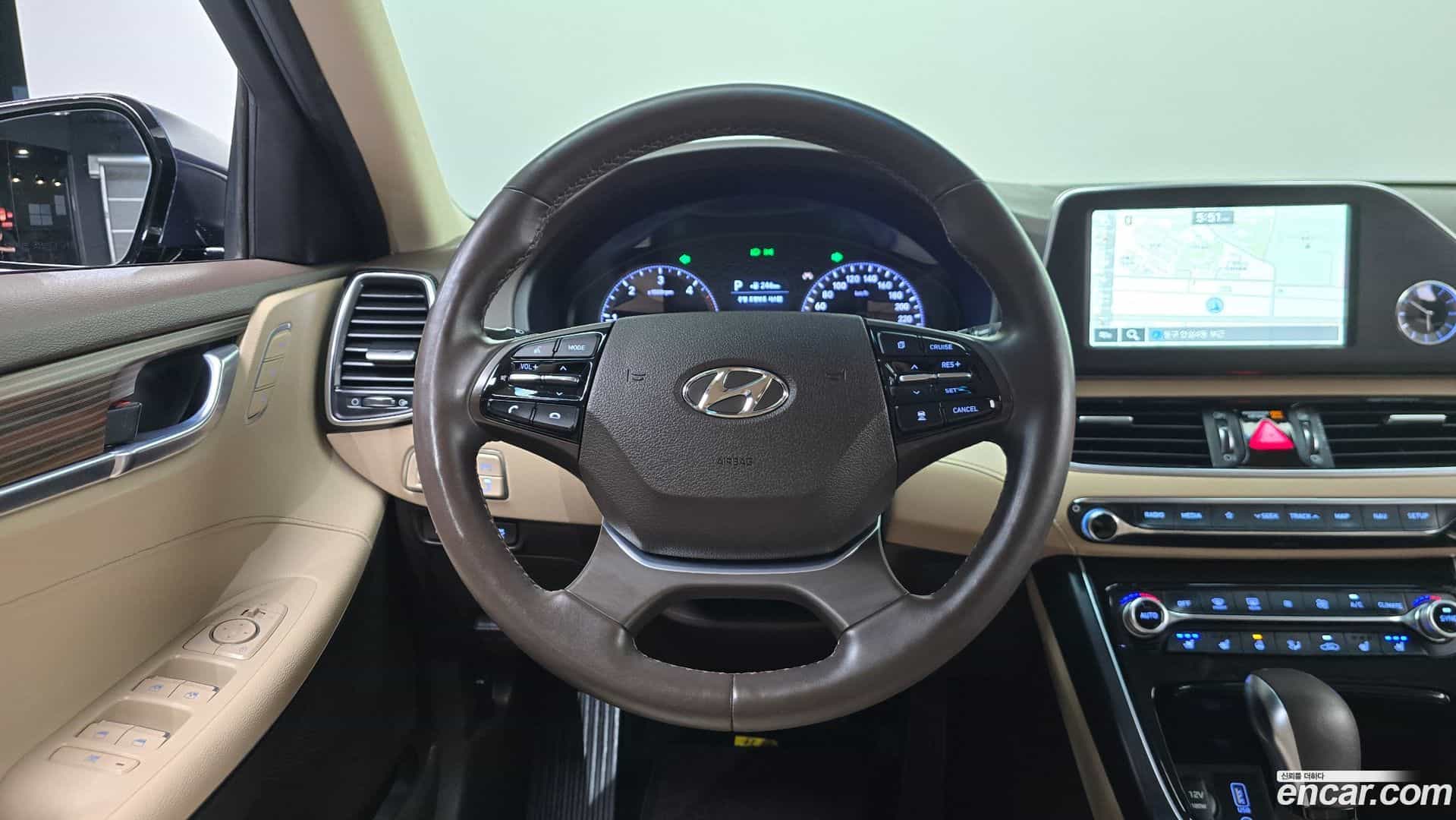Grandeur Hyundai 2017.1-OPTION-016