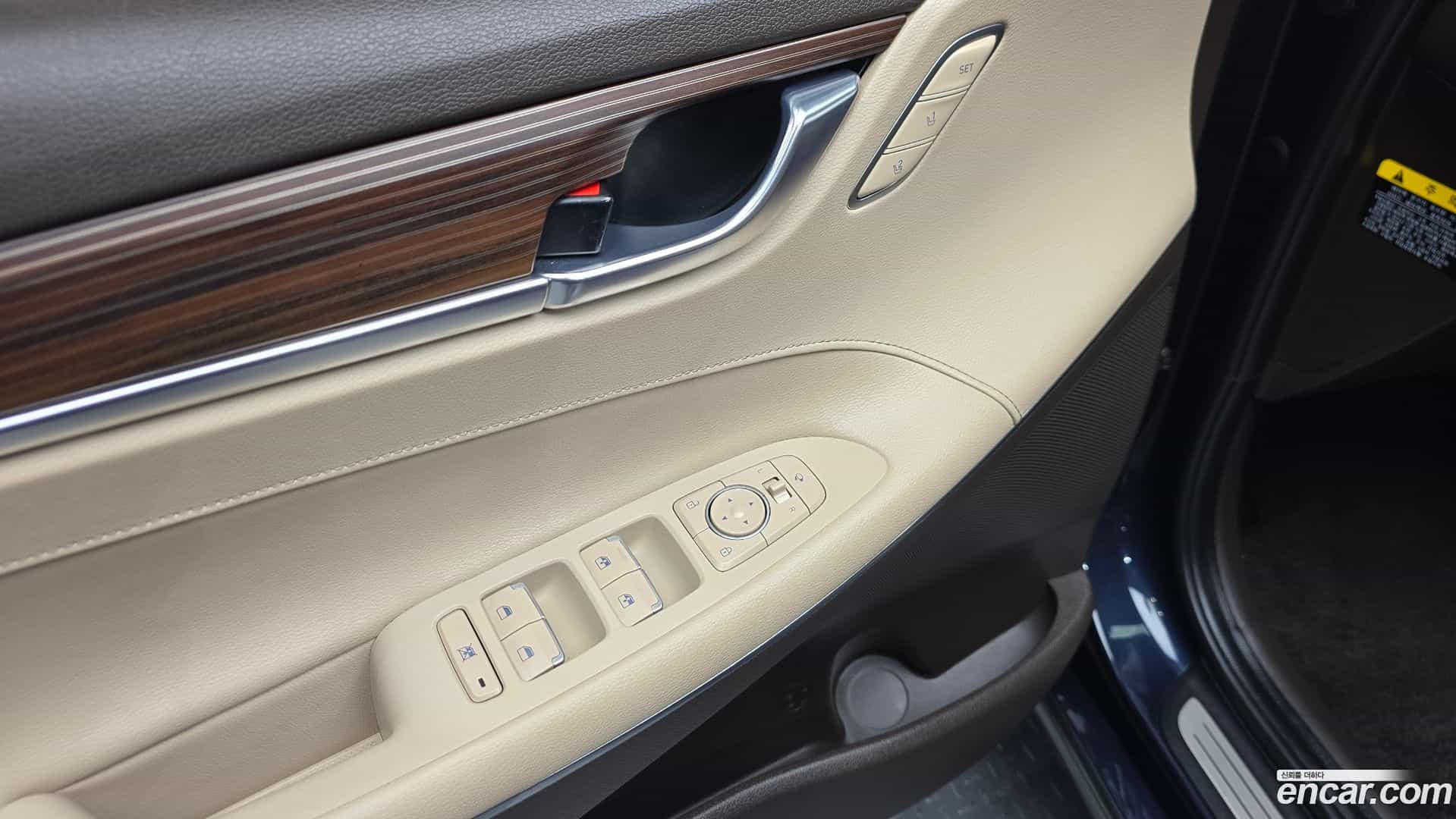 Grandeur Hyundai 2017.1-OPTION-019