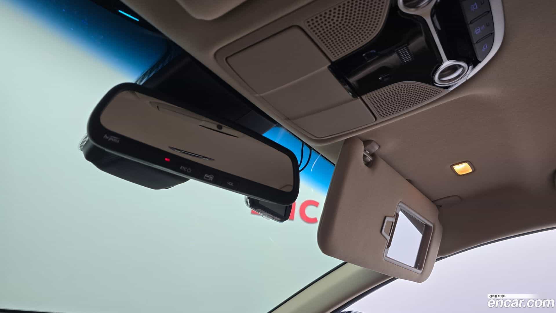 Grandeur Hyundai 2017.1-OPTION-024