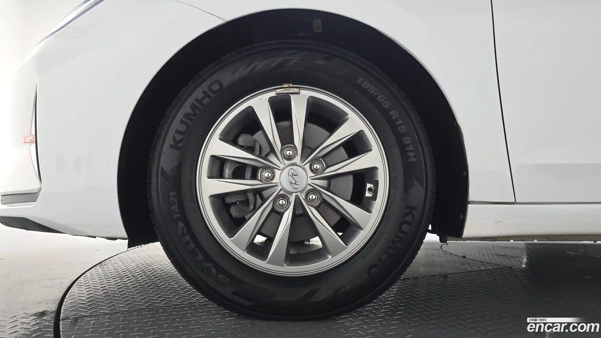 AVANTE Hyundai 2019.9-OUTER-005