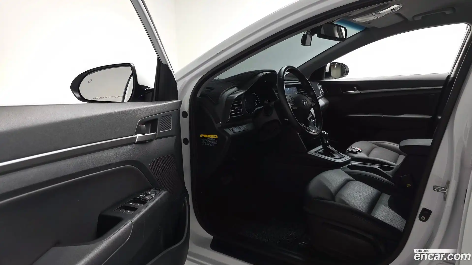 AVANTE Hyundai 2019.9-INNER-010