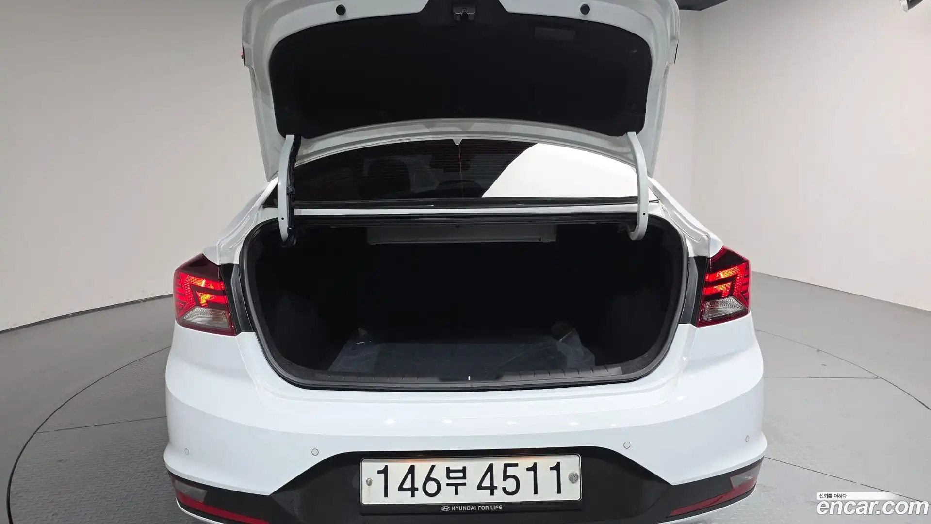 AVANTE Hyundai 2019.9-OPTION-024