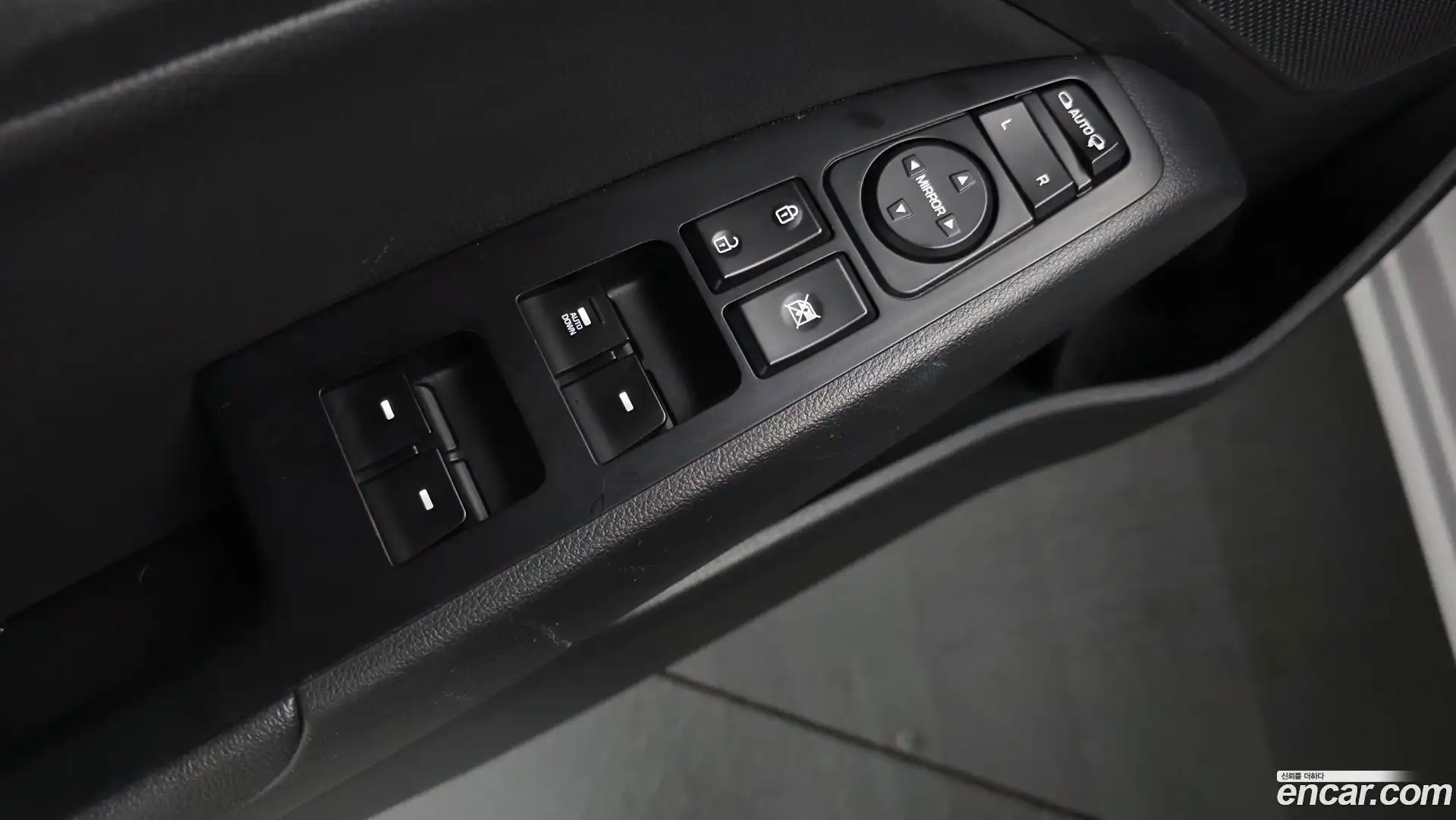 AVANTE Hyundai 2019.9-OPTION-042