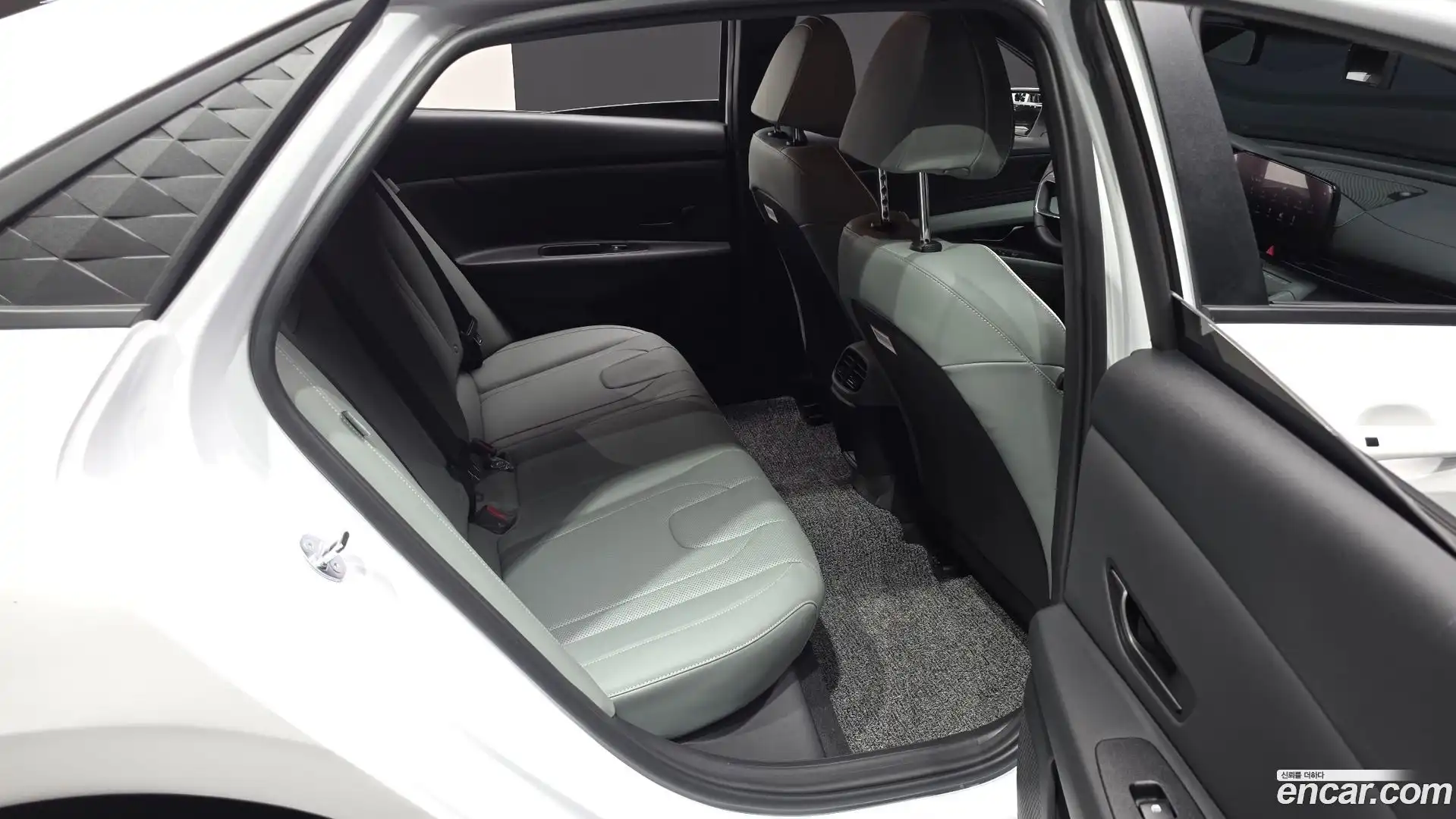 AVANTE Hyundai 2025.6-OPTION-015