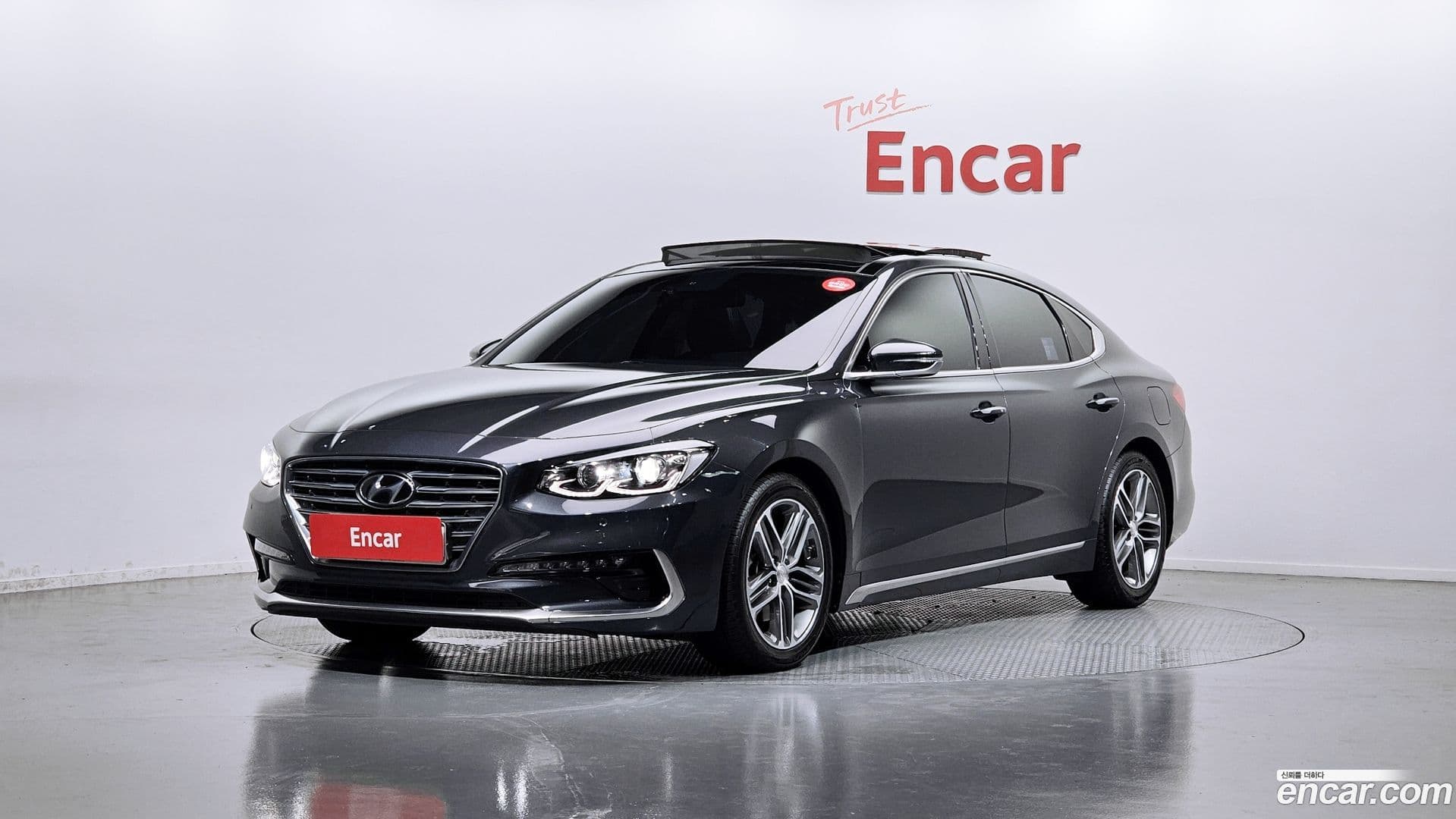 Main__Slider__Photo:Grandeur Hyundai 2017.1-0