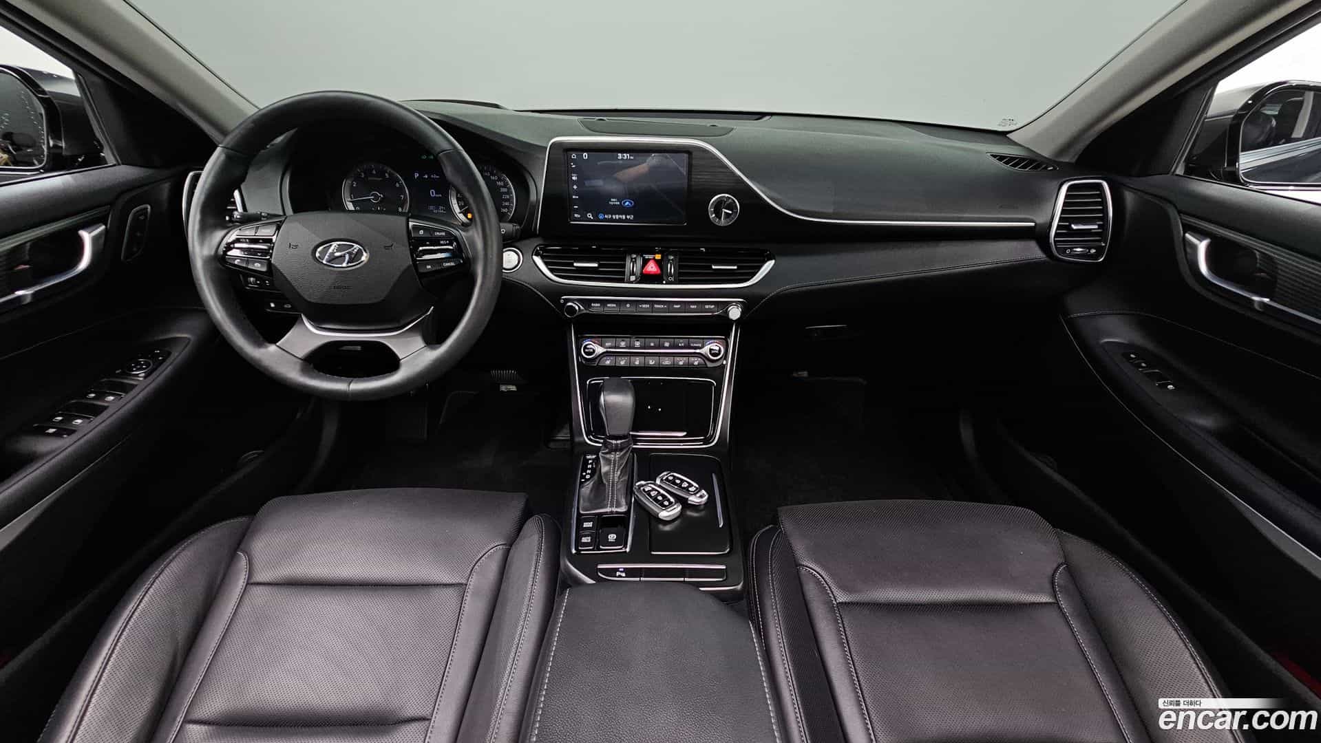 Grandeur Hyundai 2017.1-INNER-007