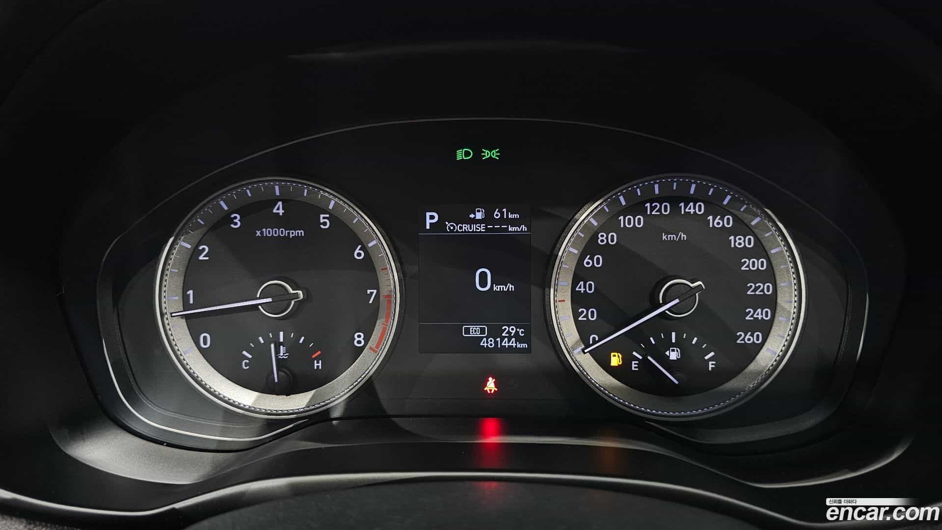 Grandeur Hyundai 2017.1-INNER-008