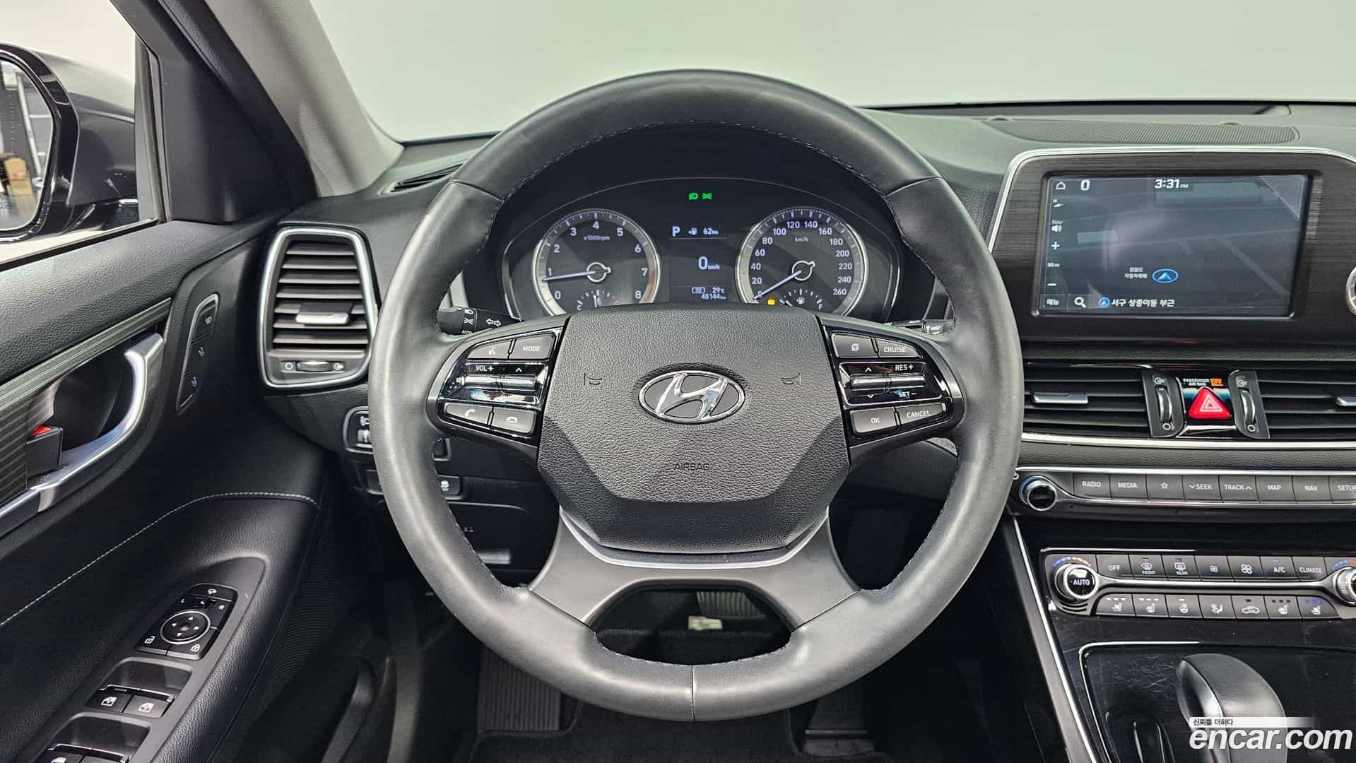 Grandeur Hyundai 2017.1-OPTION-017