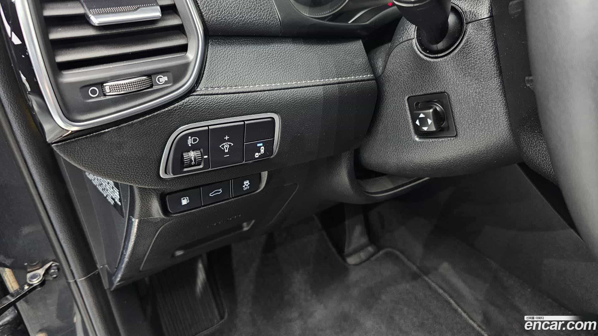 Grandeur Hyundai 2017.1-OPTION-022