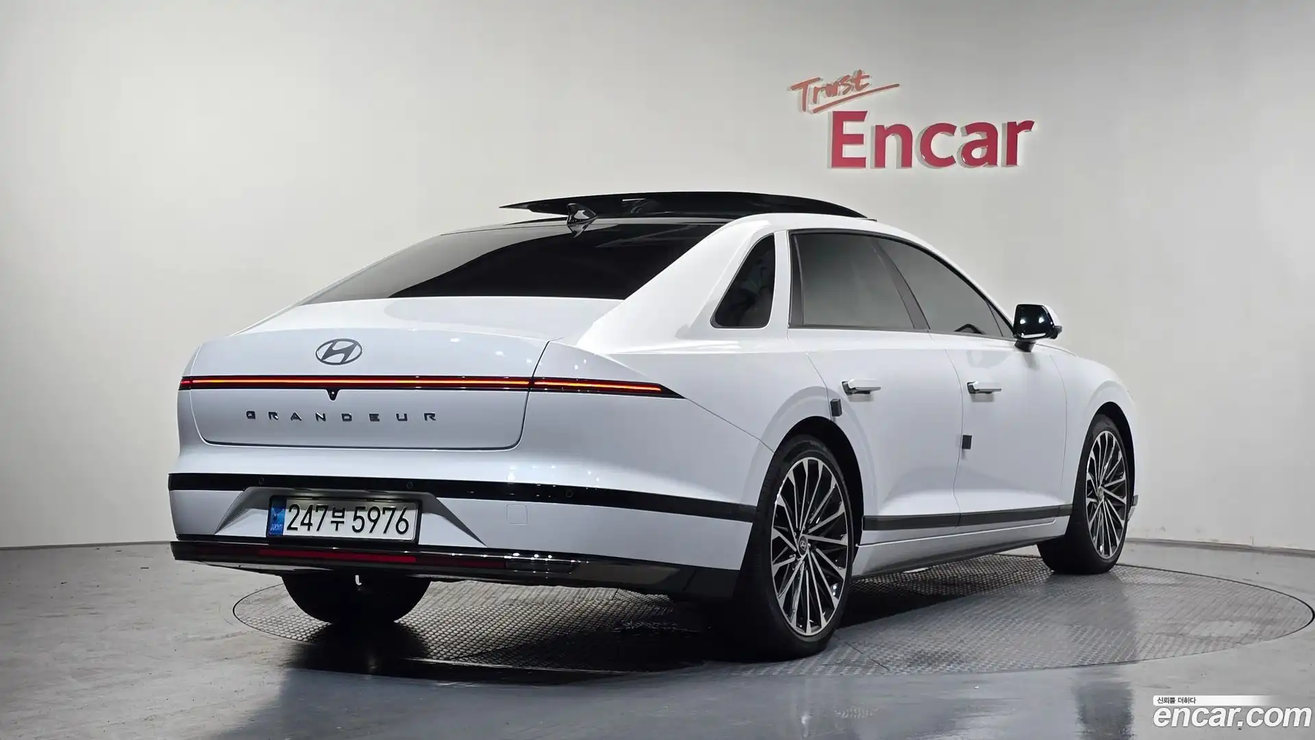 Grandeur Hyundai 2023.2-OUTER-002