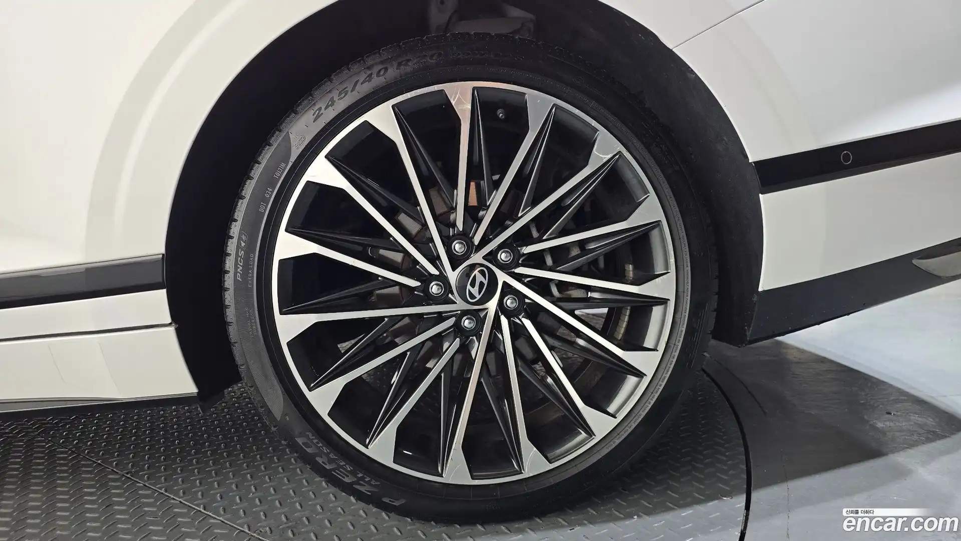 Grandeur Hyundai 2023.2-OUTER-031