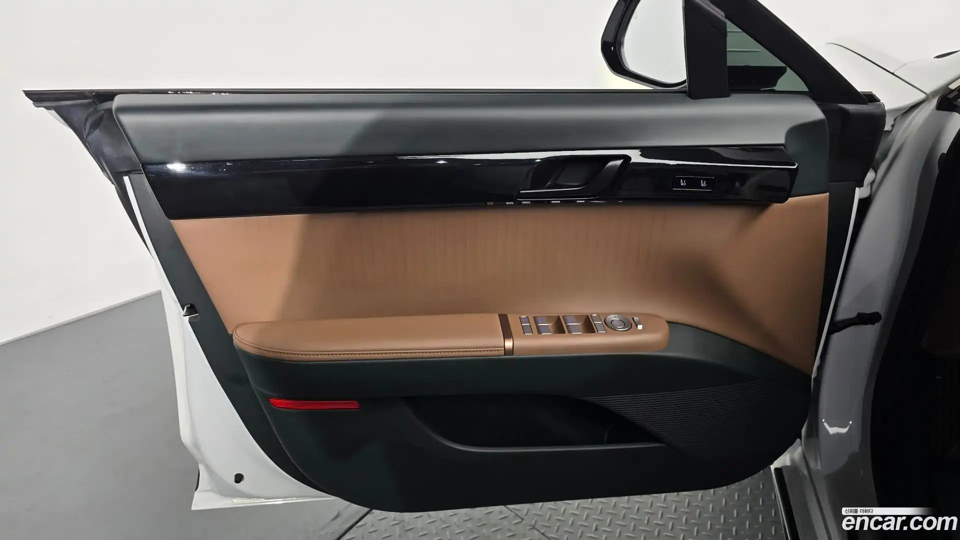 Grandeur Hyundai 2023.2-INNER-034