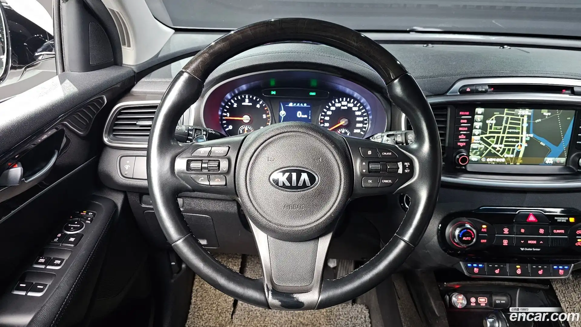 Sorento Kia 2017.4-OPTION-016