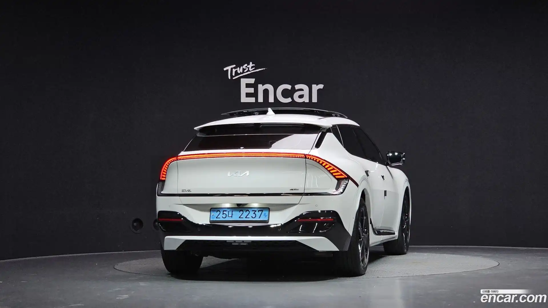 EV6 Kia 2021.10-OUTER-004