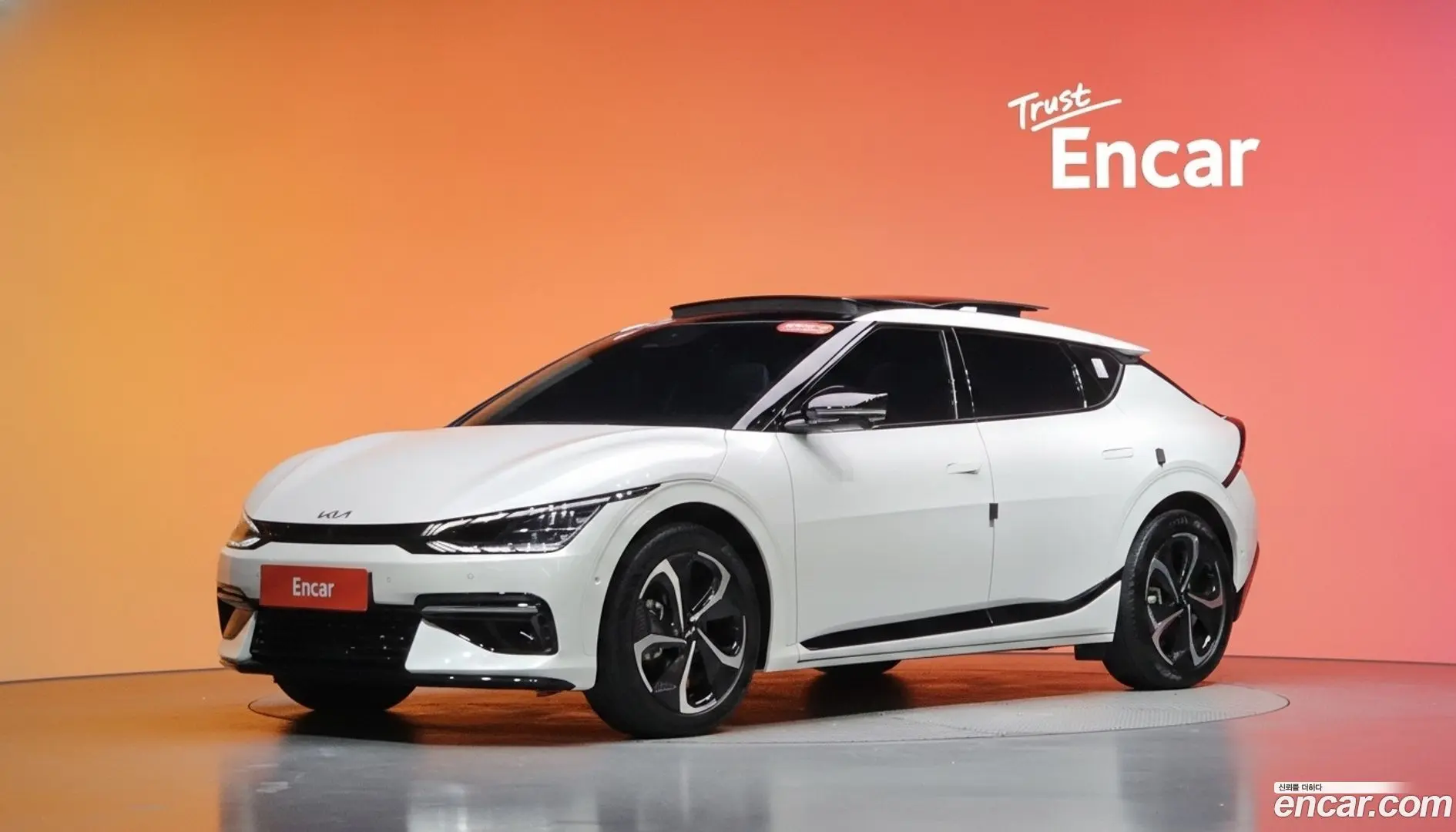 Main__Slider__Photo:EV6 Kia 2021.10-0