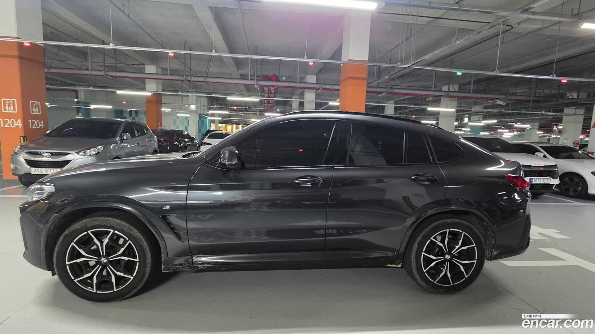 X4 BMW 2023.10-INNER-007