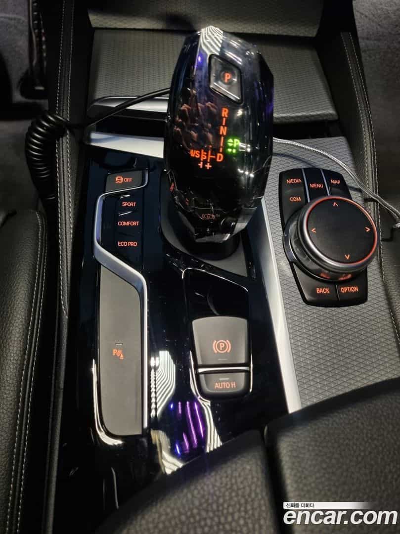 5-Series BMW 2017.1-INNER-010