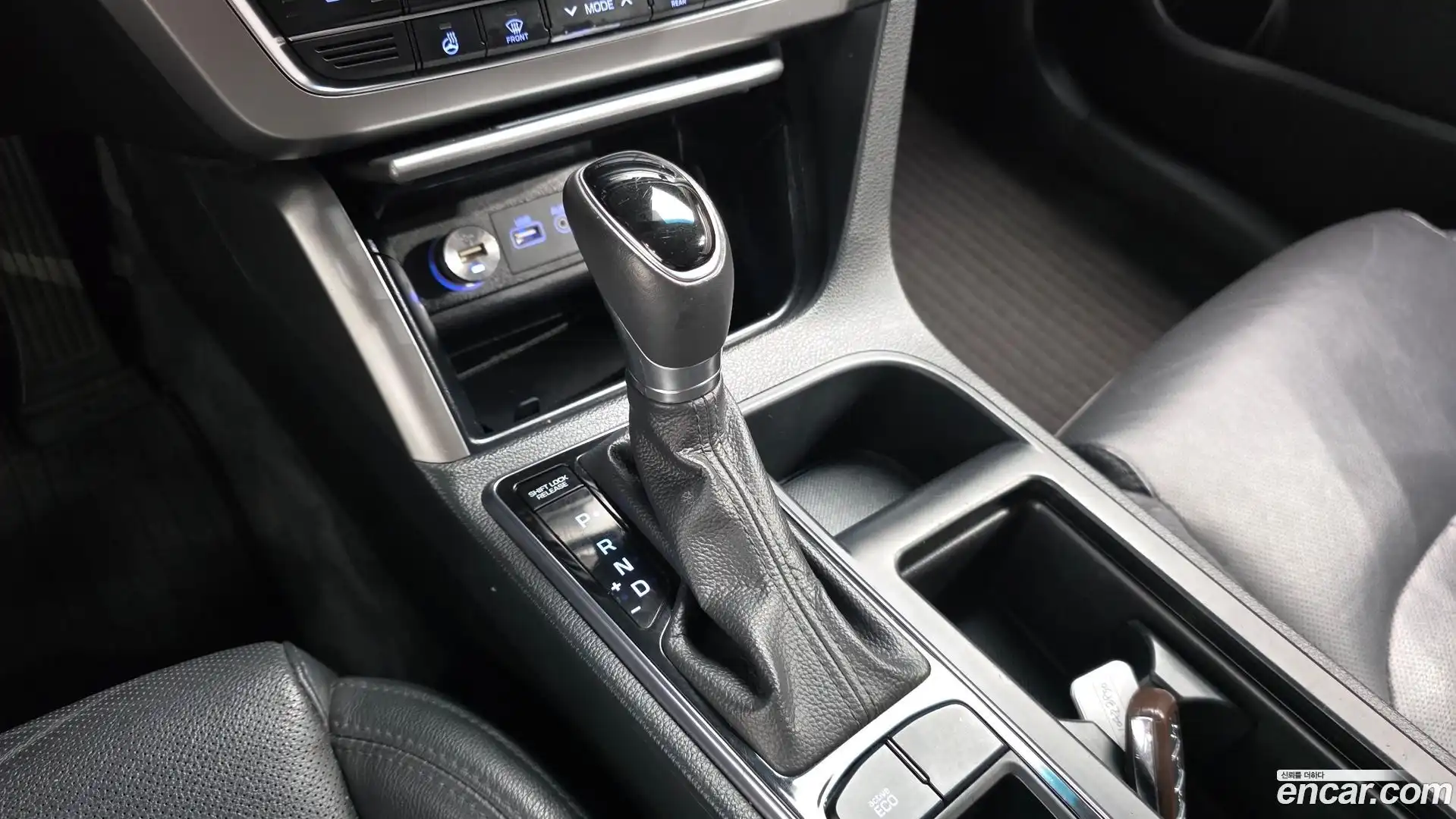 Sonata Hyundai 2017.1-INNER-009