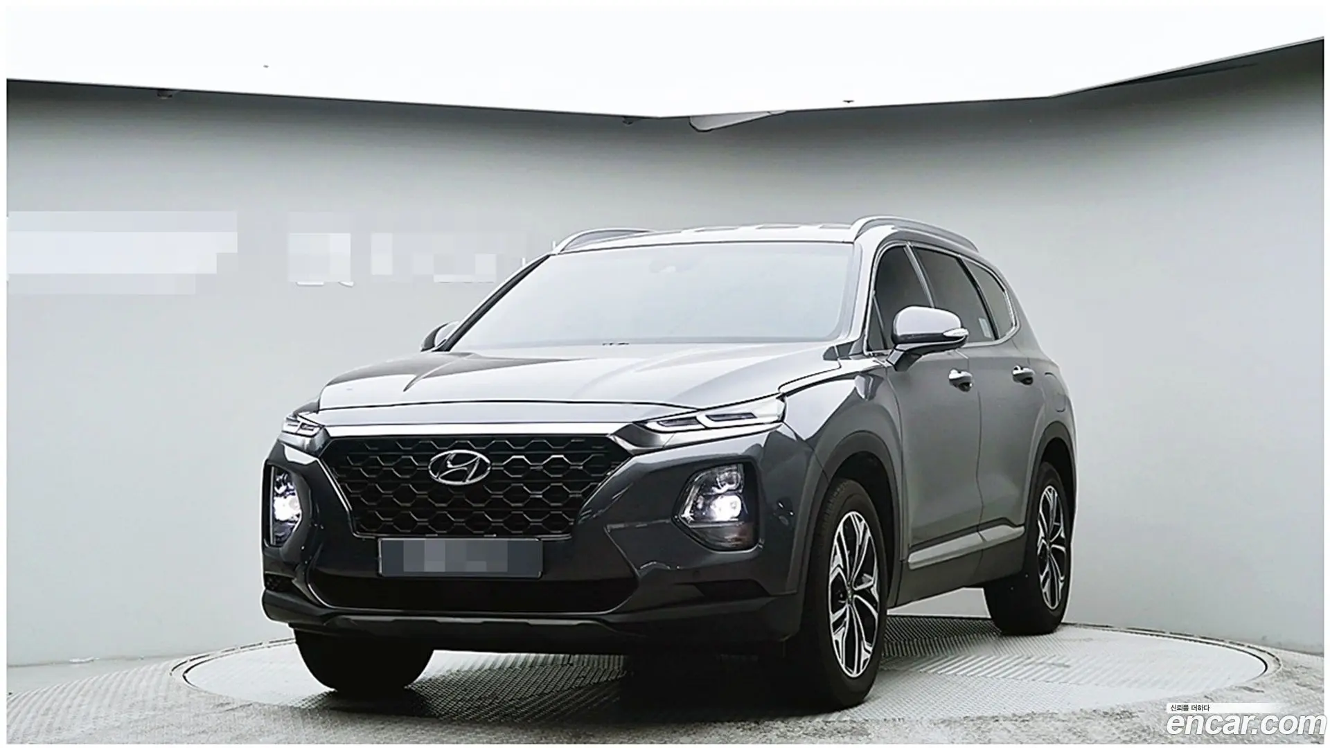 Main__Slider__Photo:Santafe Hyundai 2018.5-0