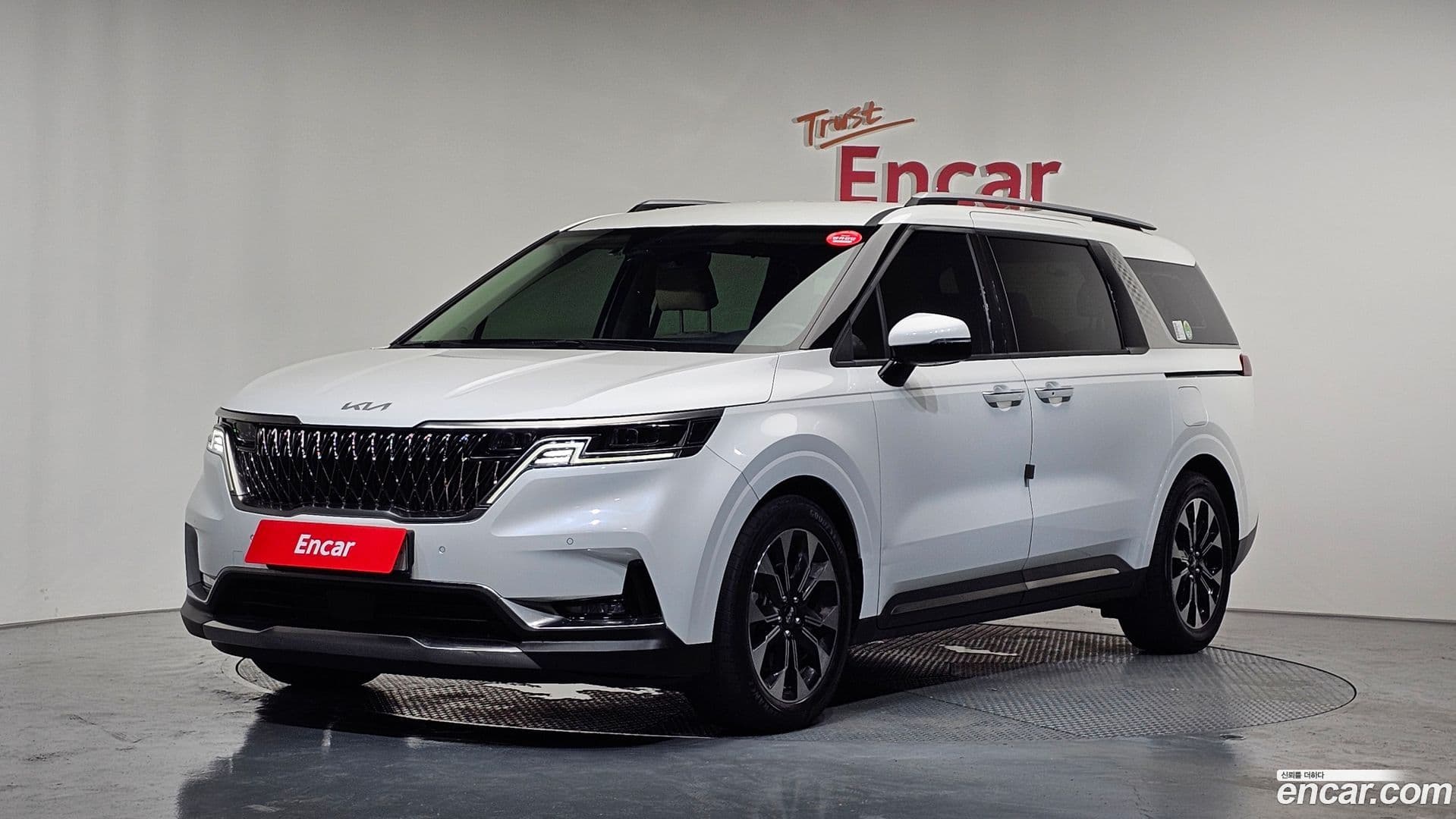 Main__Slider__Photo:Canival Kia 2023.4-0