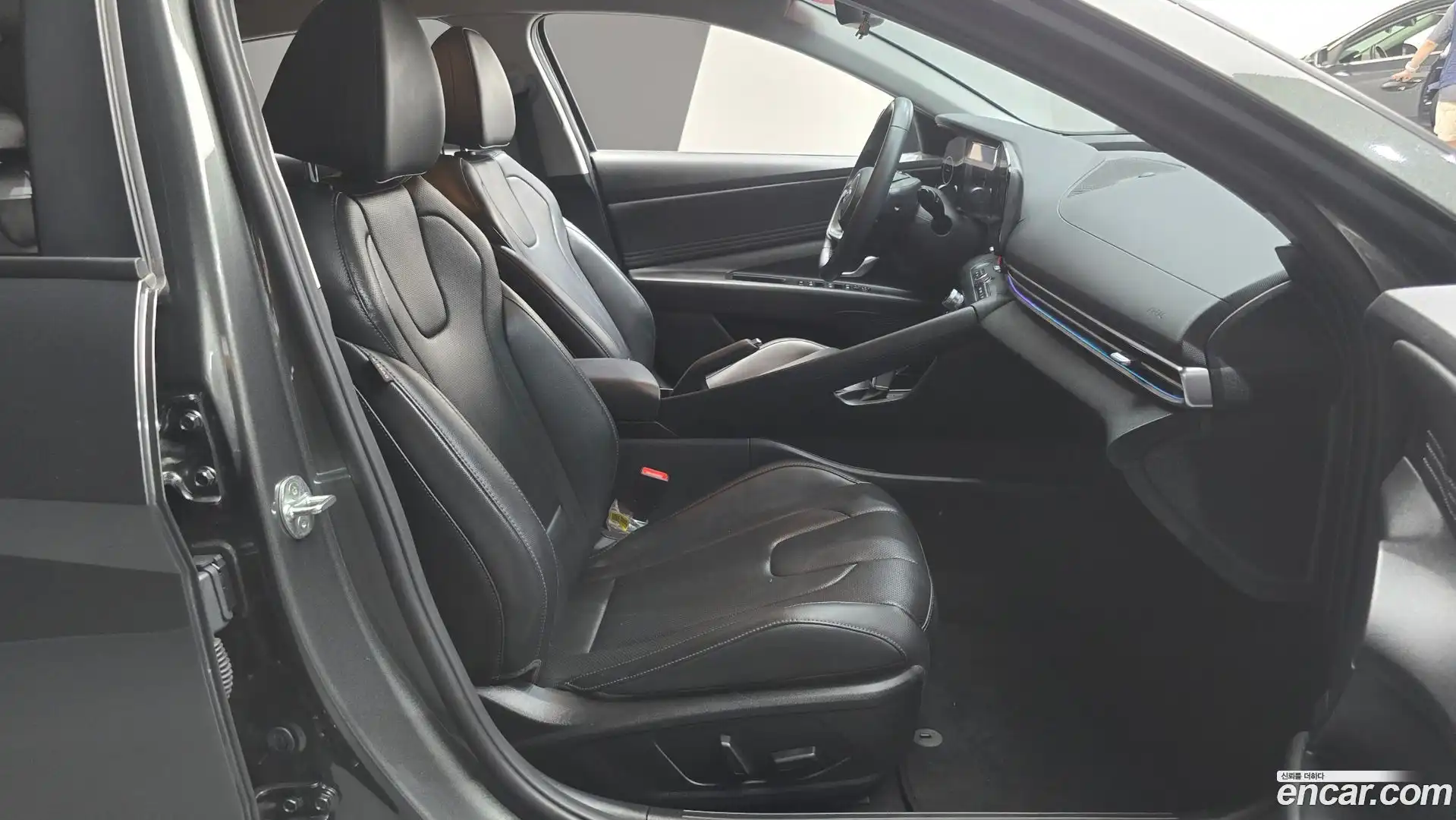 AVANTE Hyundai 2022.3-OPTION-015