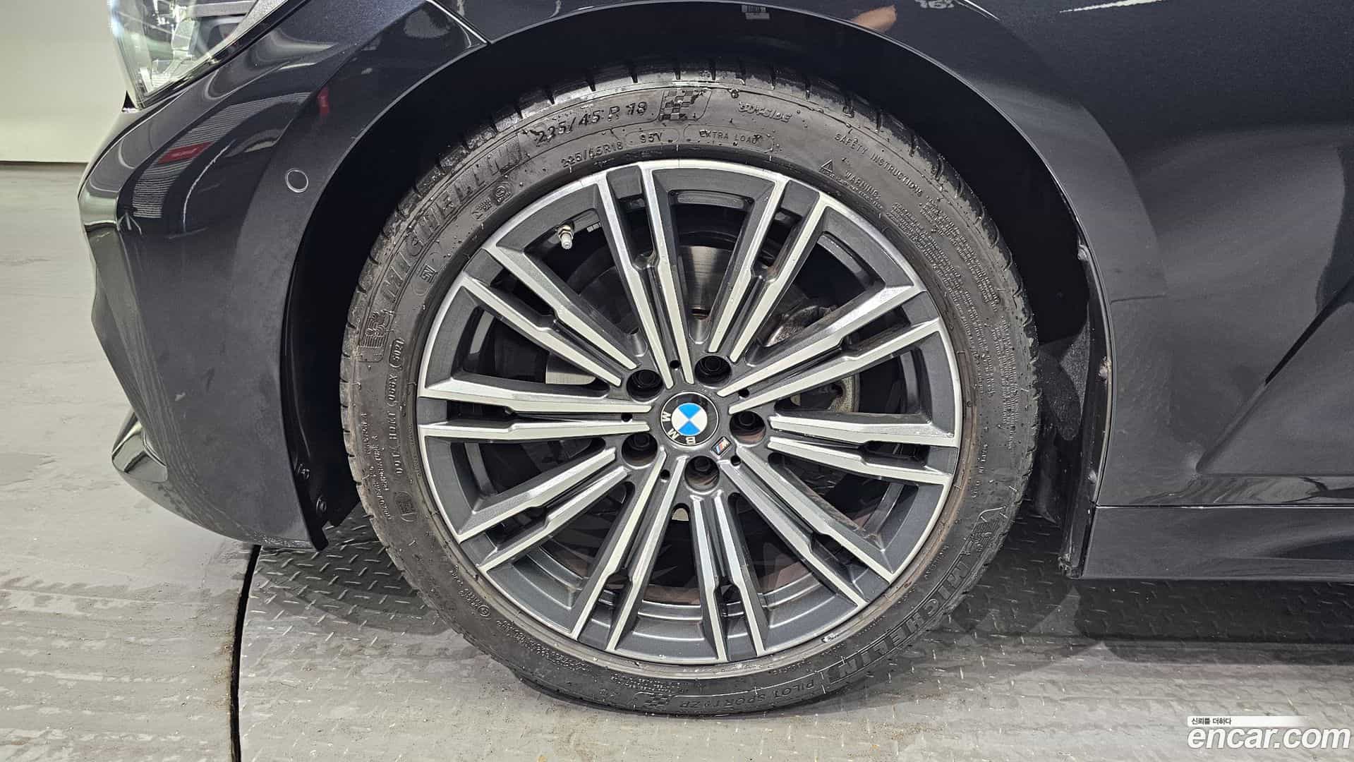 3-Series BMW 2022.2-OUTER-005