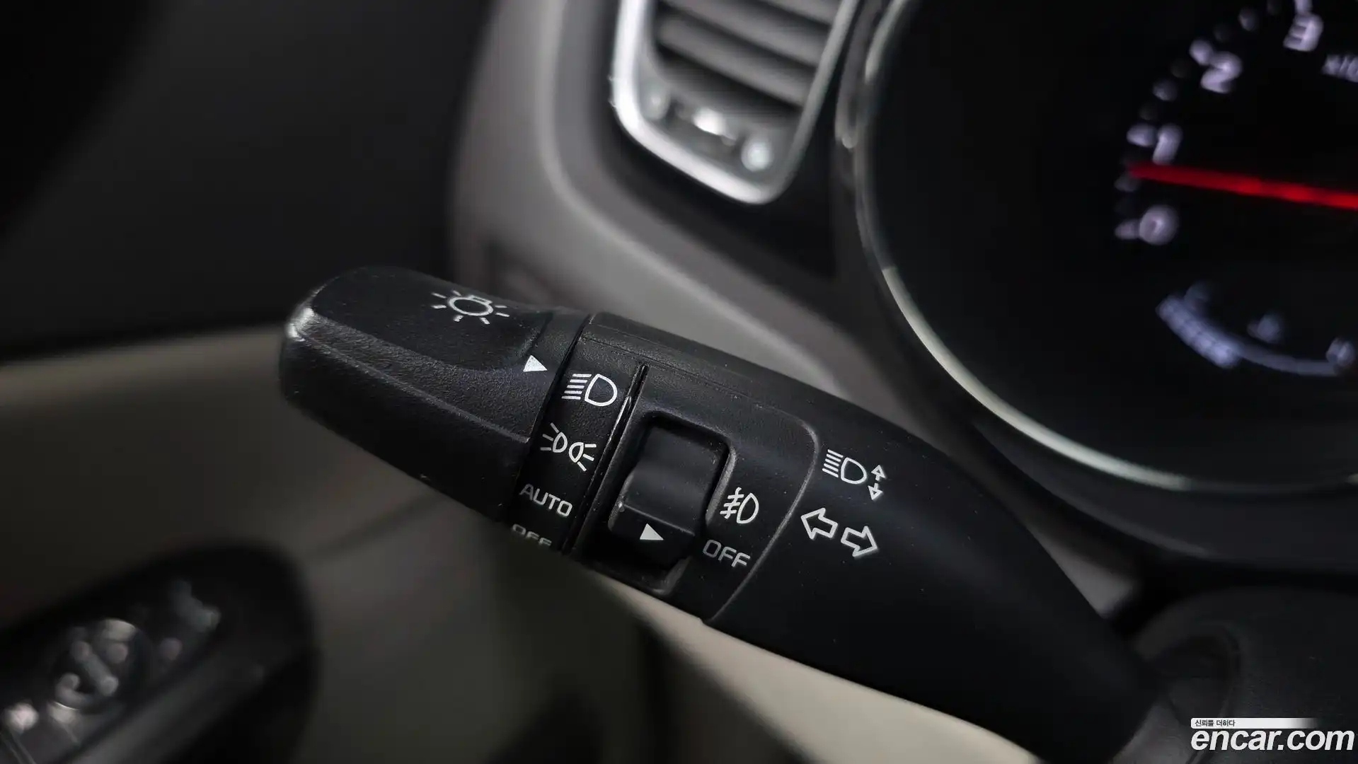 Canival Kia 2017.8-OPTION-043
