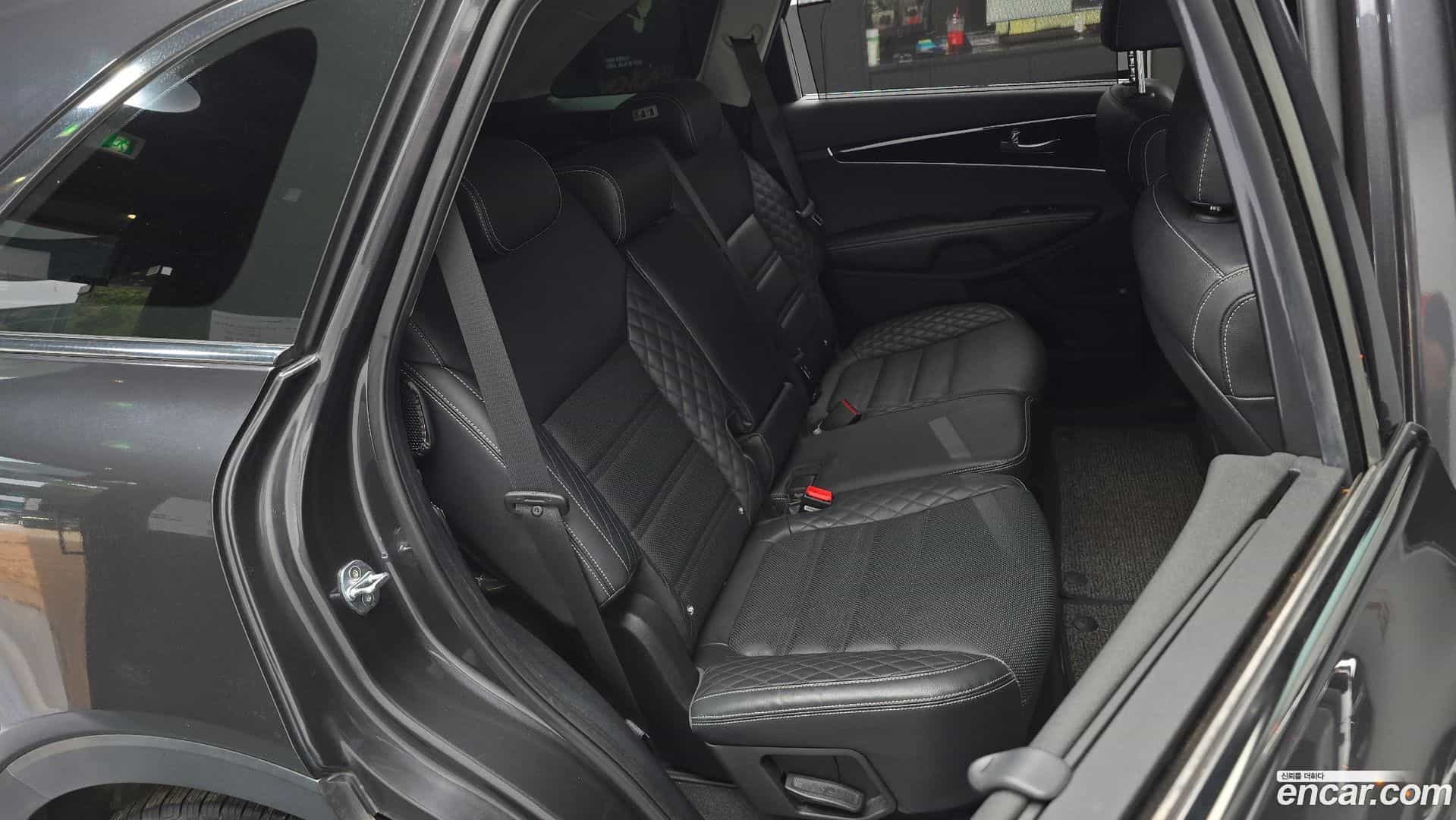 Sorento Kia 2018.8-OPTION-015