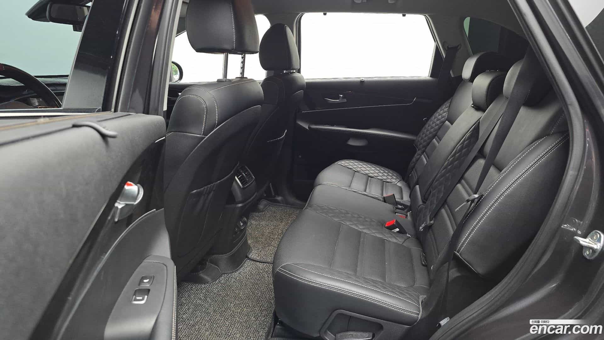 Sorento Kia 2018.8-OPTION-016