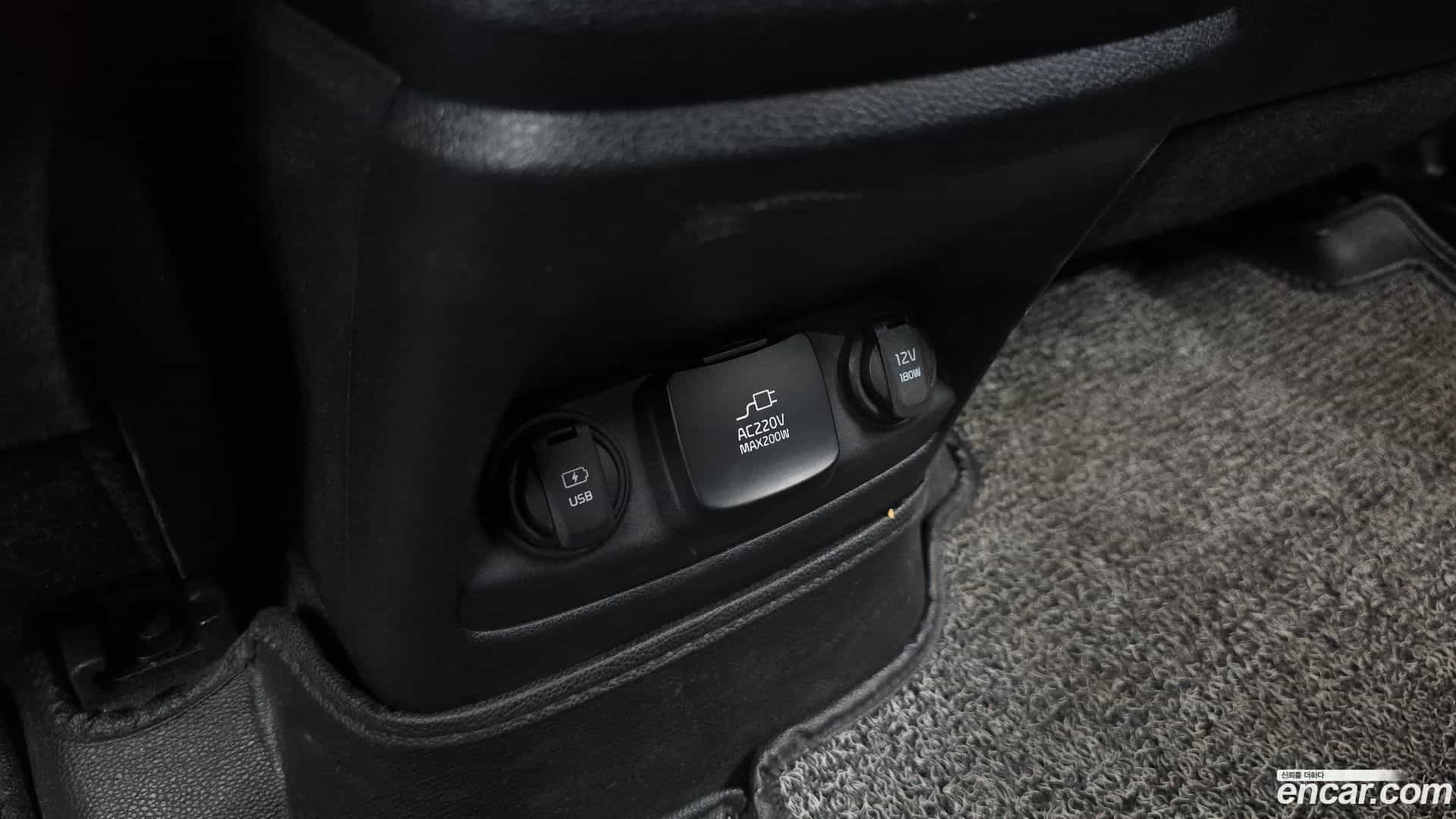 Sorento Kia 2018.8-OPTION-041