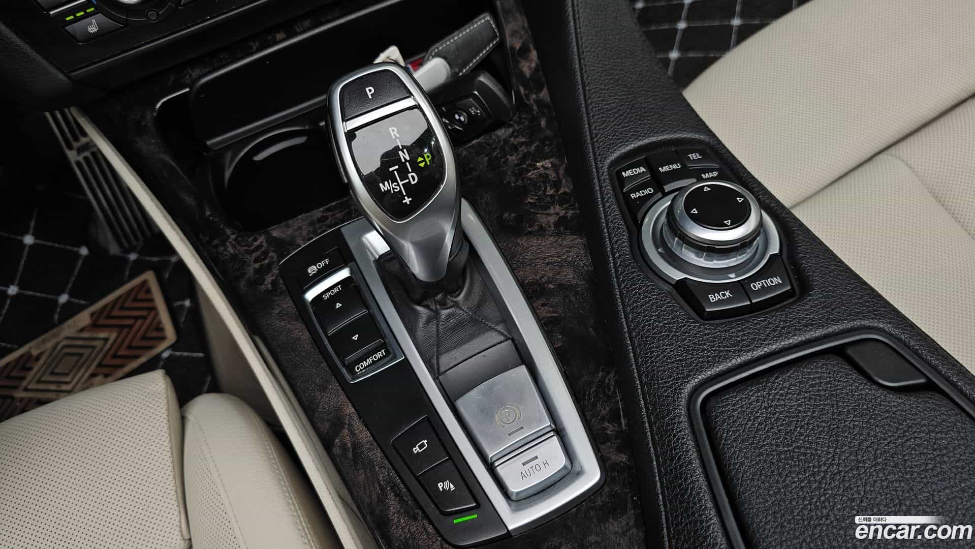 6-Series BMW 2013.5-INNER-009