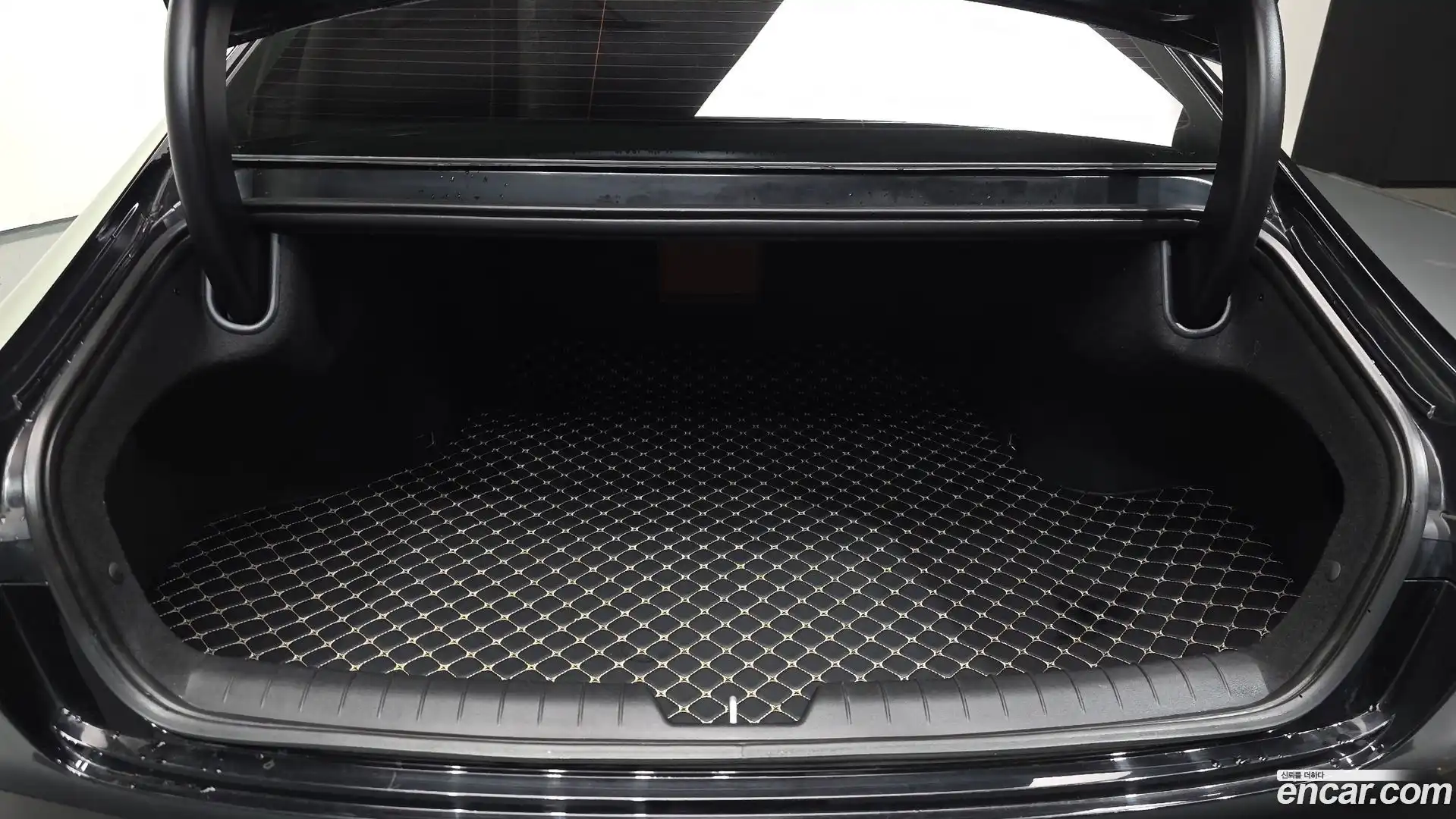 Grandeur Hyundai 2023.0-OPTION-024