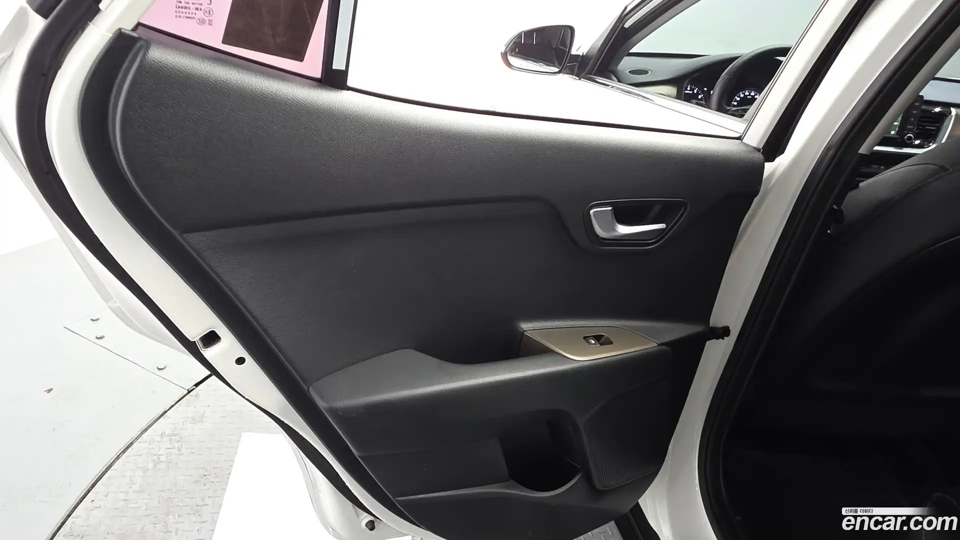 Stonic Kia 2019.3-INNER-035