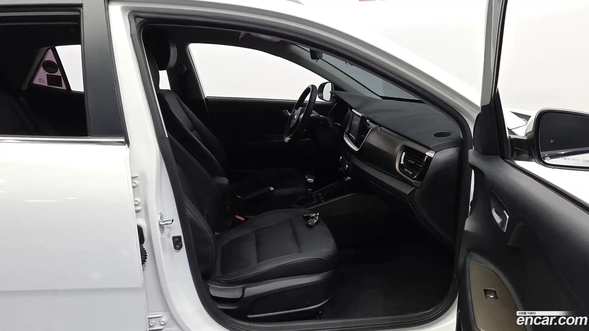 Stonic Kia 2019.3-INNER-036