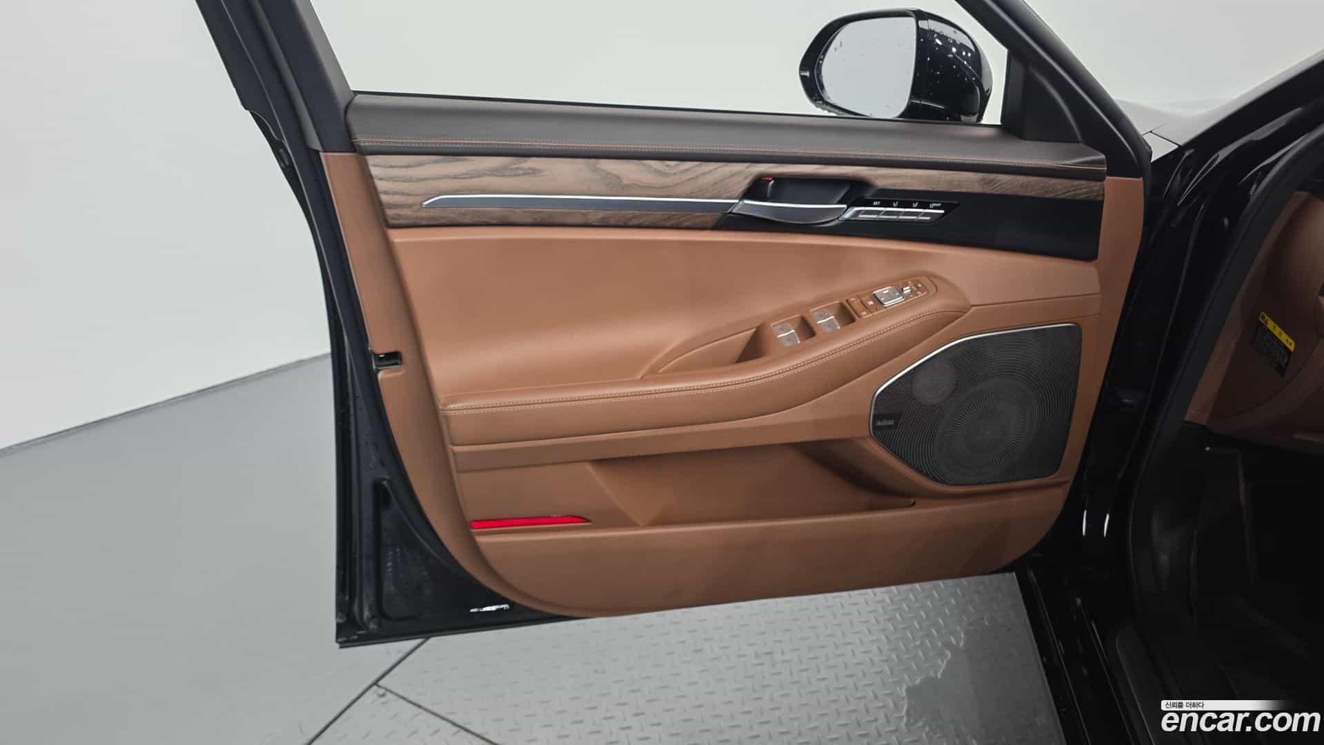 G90 Genesis 2021.2-INNER-034