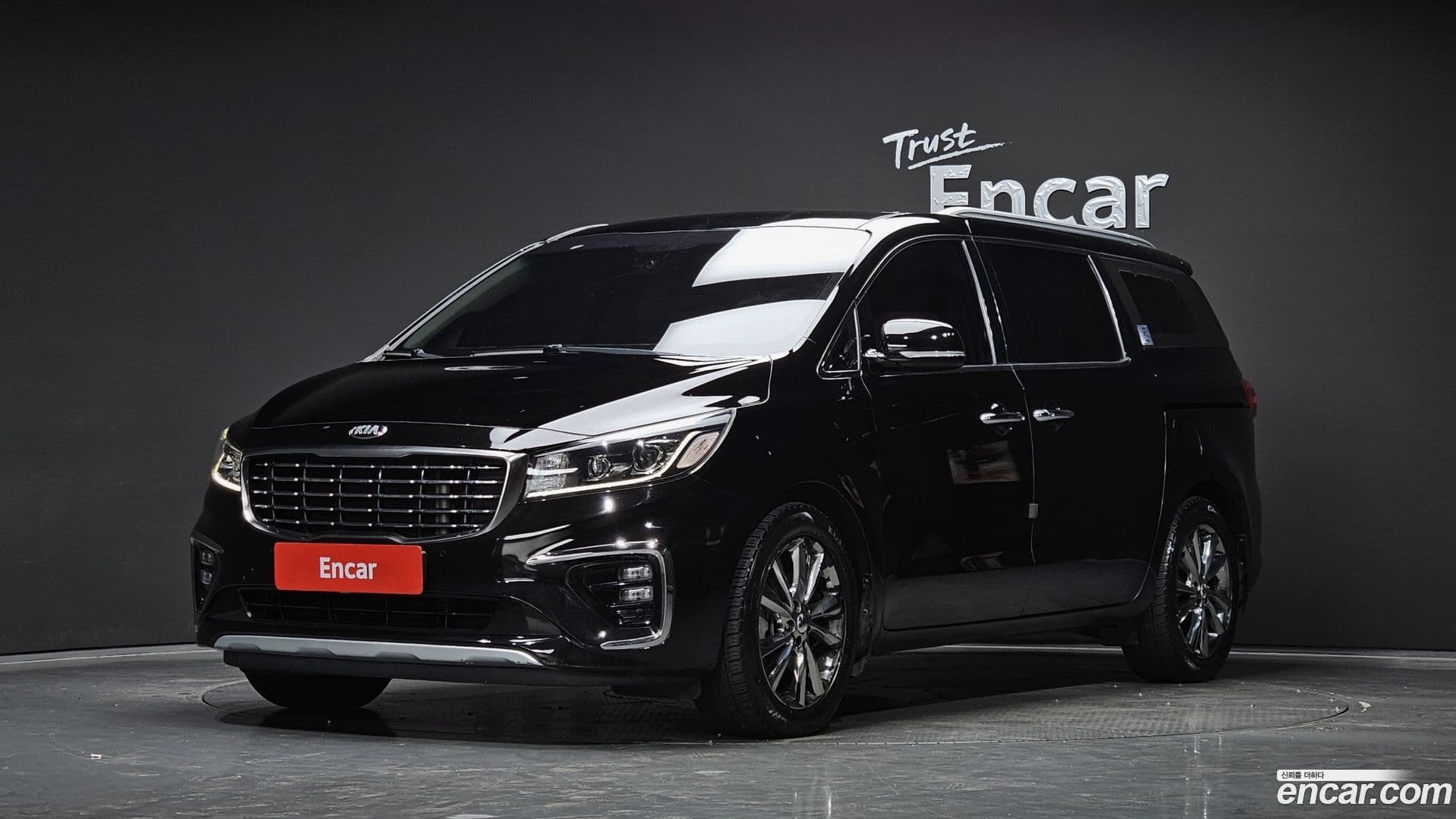 Main__Slider__Photo:Canival Kia 2018.3-0