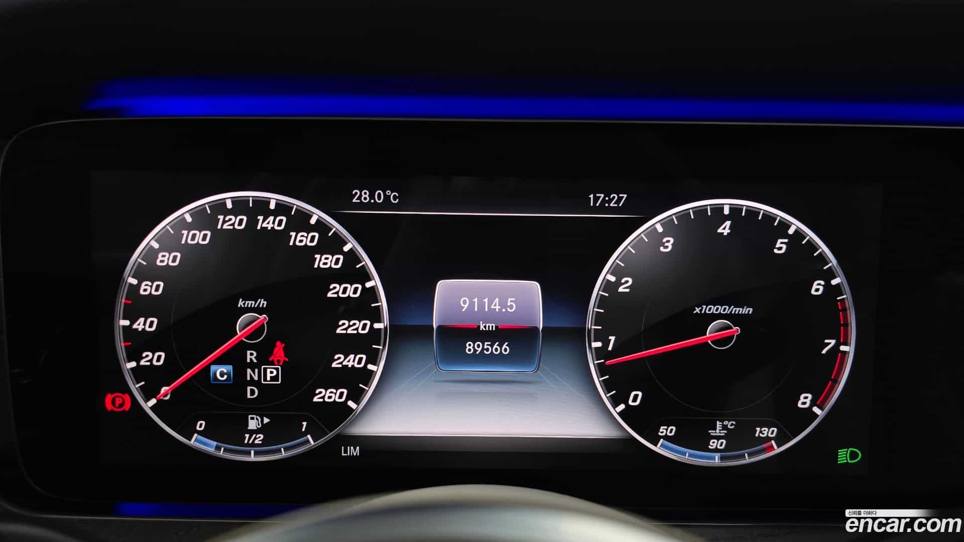 E-Class Mercedes-Benz 2019.0-INNER-008