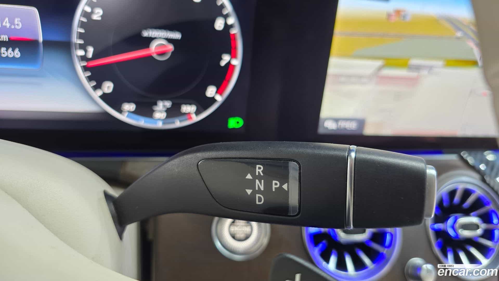 E-Class Mercedes-Benz 2019.0-INNER-009