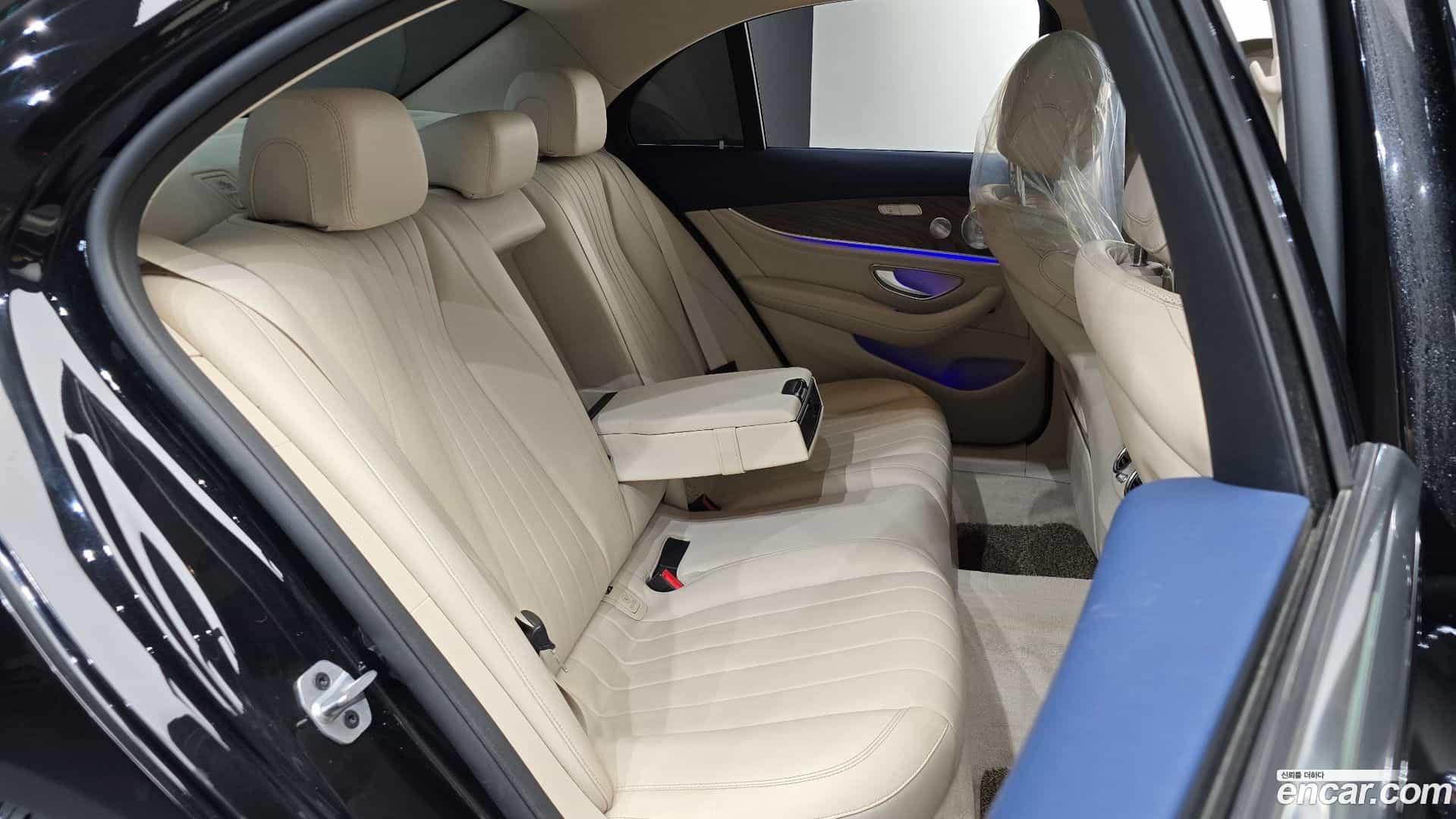 E-Class Mercedes-Benz 2019.0-OPTION-015