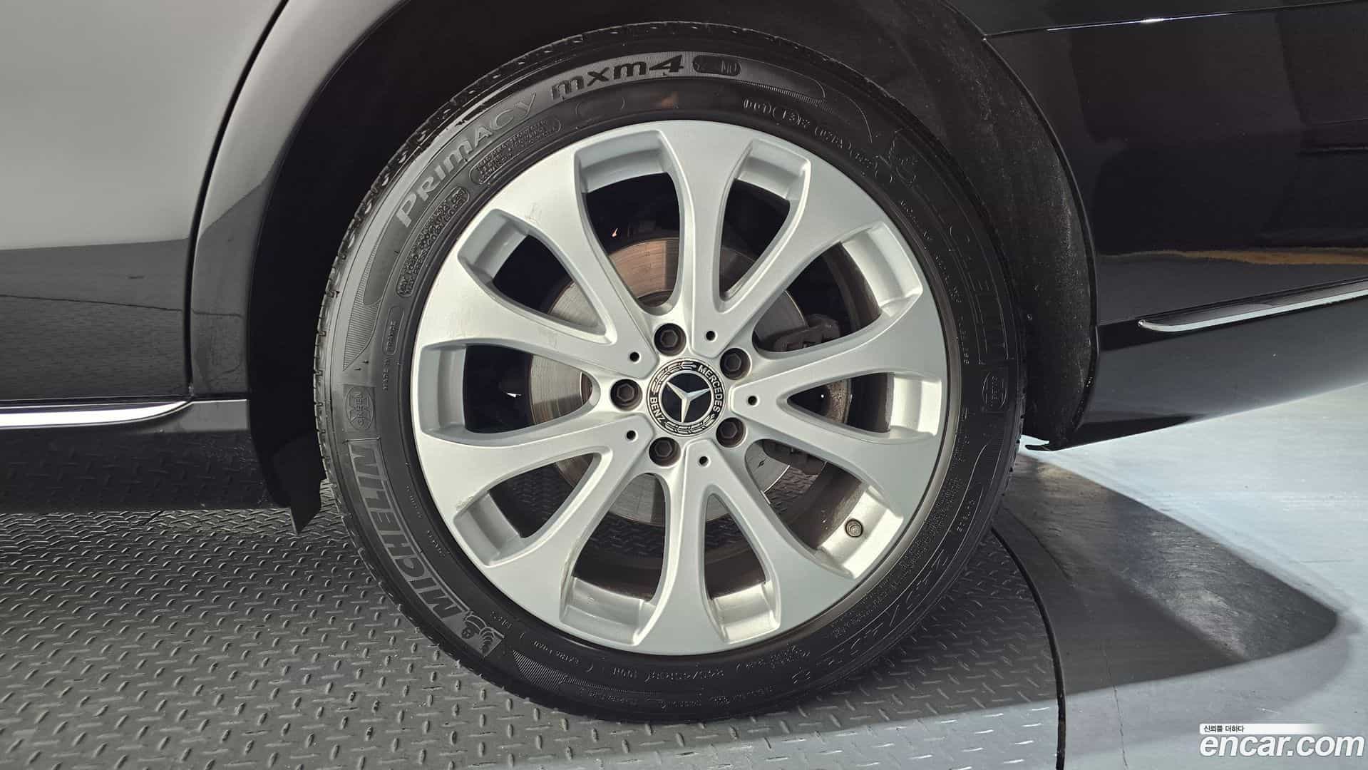 E-Class Mercedes-Benz 2019.0-OUTER-031