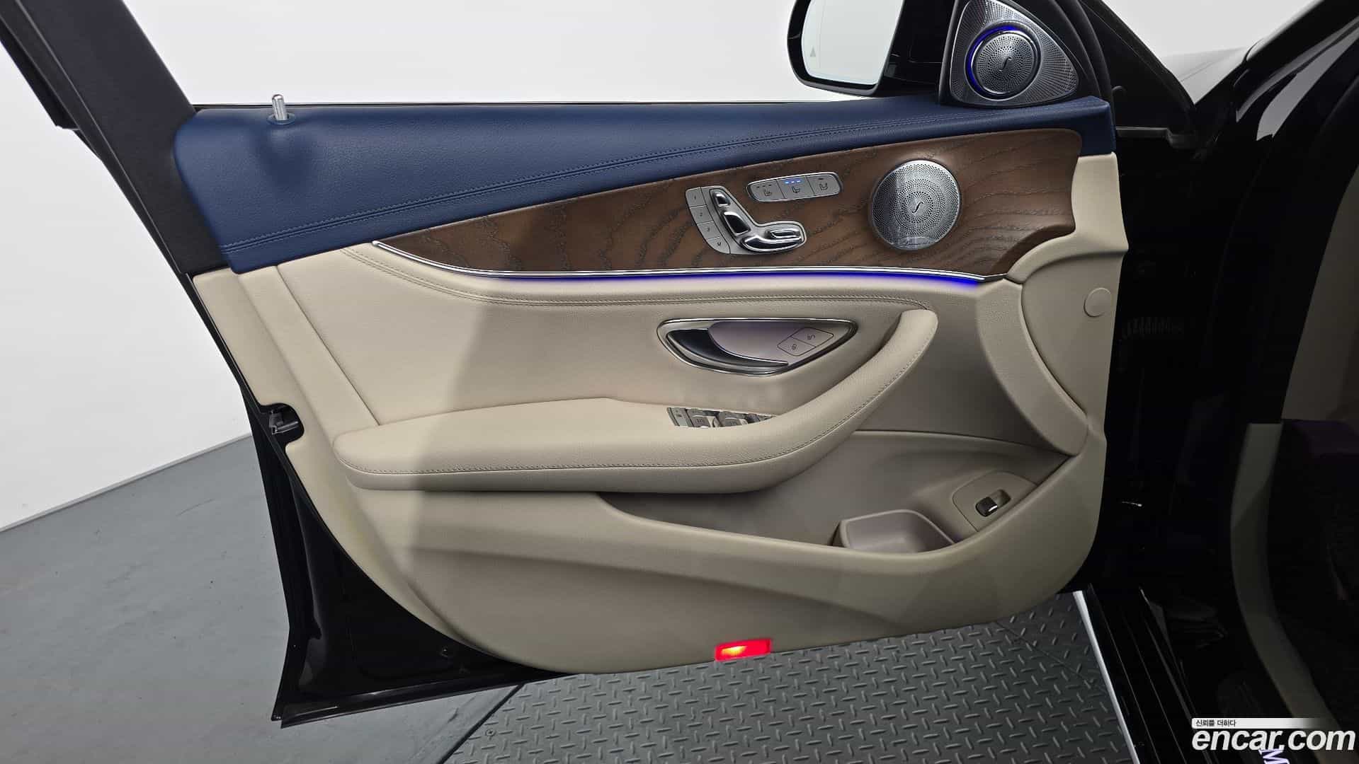 E-Class Mercedes-Benz 2019.0-INNER-034